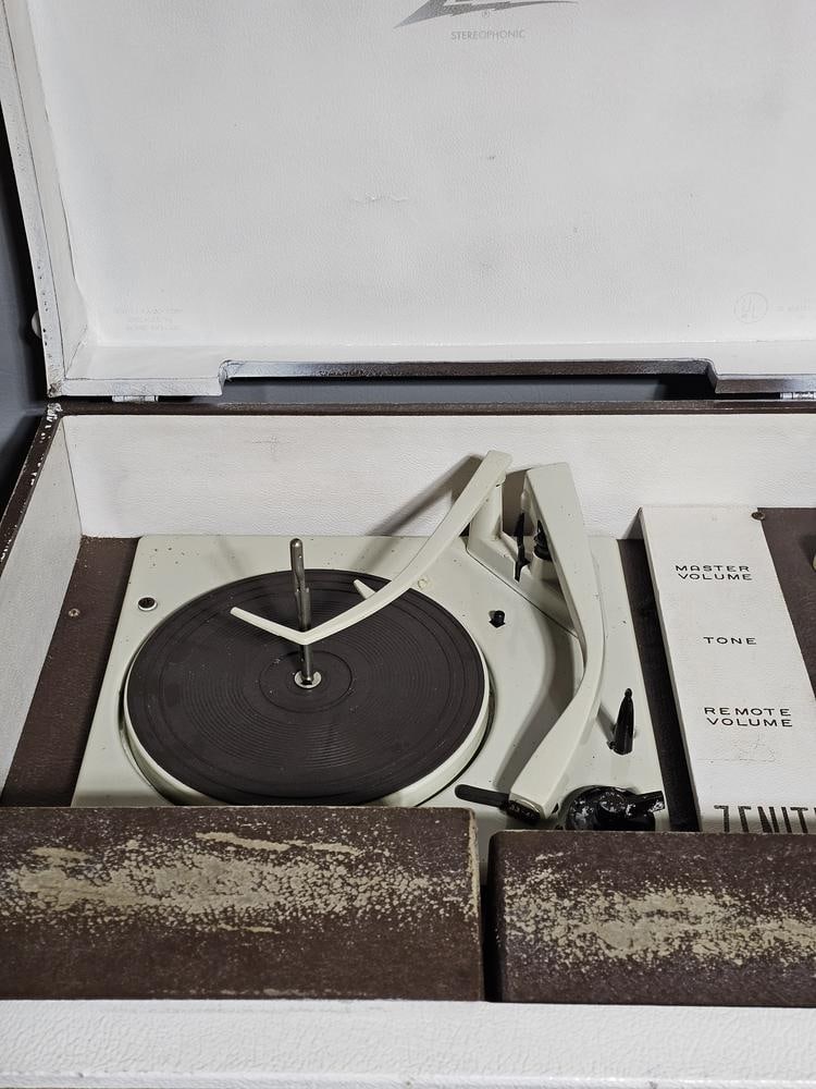 Zenith Stereophonic Table Record Player - 4