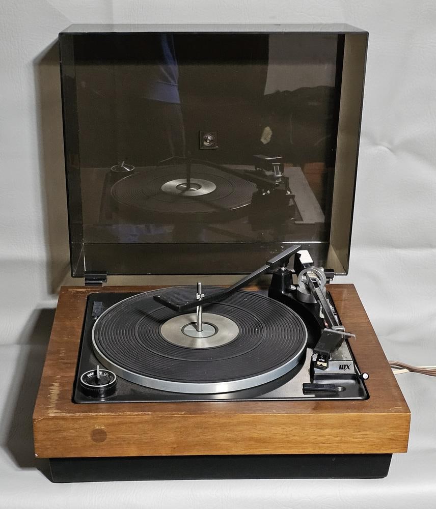 Elac Miracord Magnavox Model LF1230 Turntable (1 of 10)