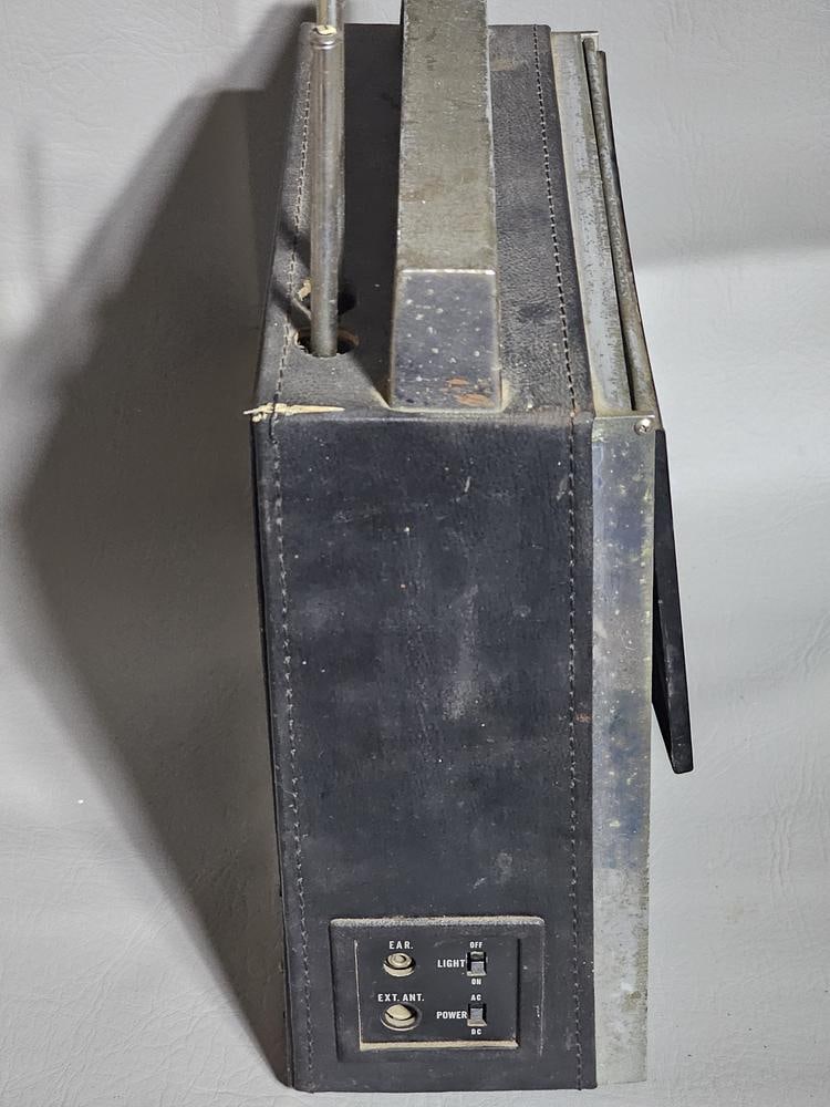 Aircastle Model 162F1 Solid State 8-Band Receiver - 6