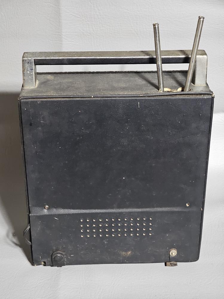 Aircastle Model 162F1 Solid State 8-Band Receiver - 7