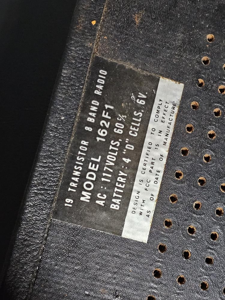 Aircastle Model 162F1 Solid State 8-Band Receiver - 9