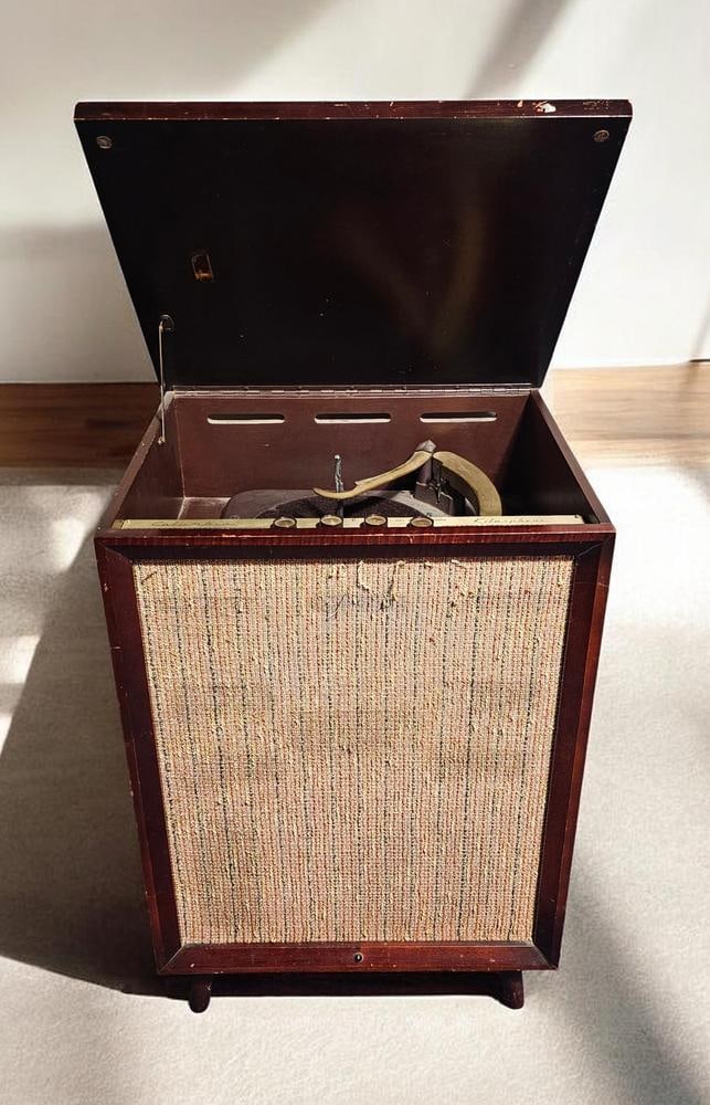 Mid-Century Modern Columbia Kilosphere Floor-Standing Phonograph Console (1 of 10)