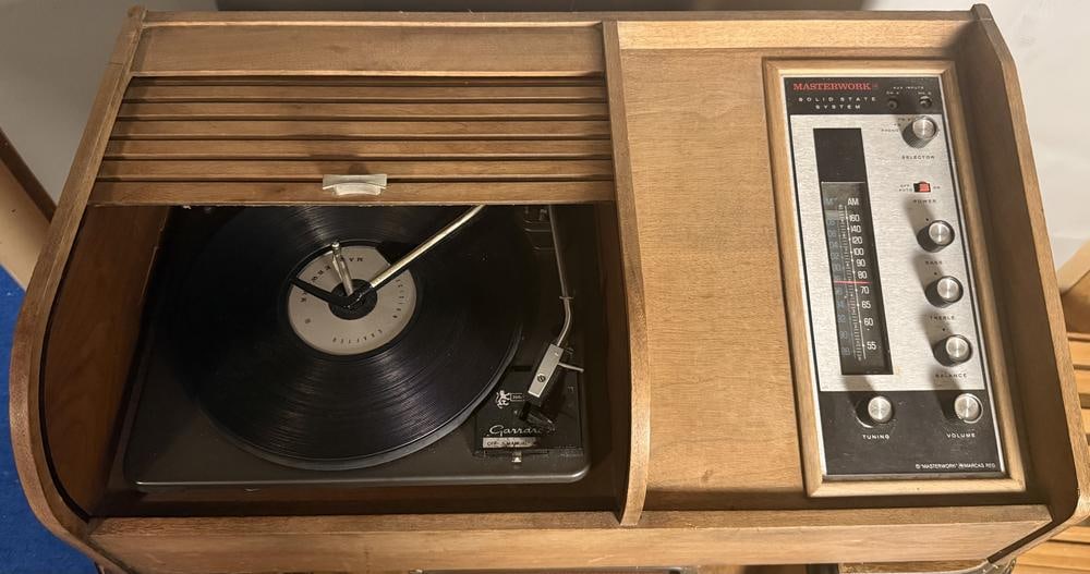 Masterwork Model M-4660 Solid State High Fidelity Stereo Console (1 of 6)