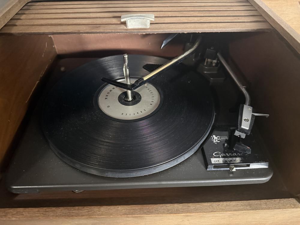 Masterwork Model M-4660 Solid State High Fidelity Stereo Console - 2