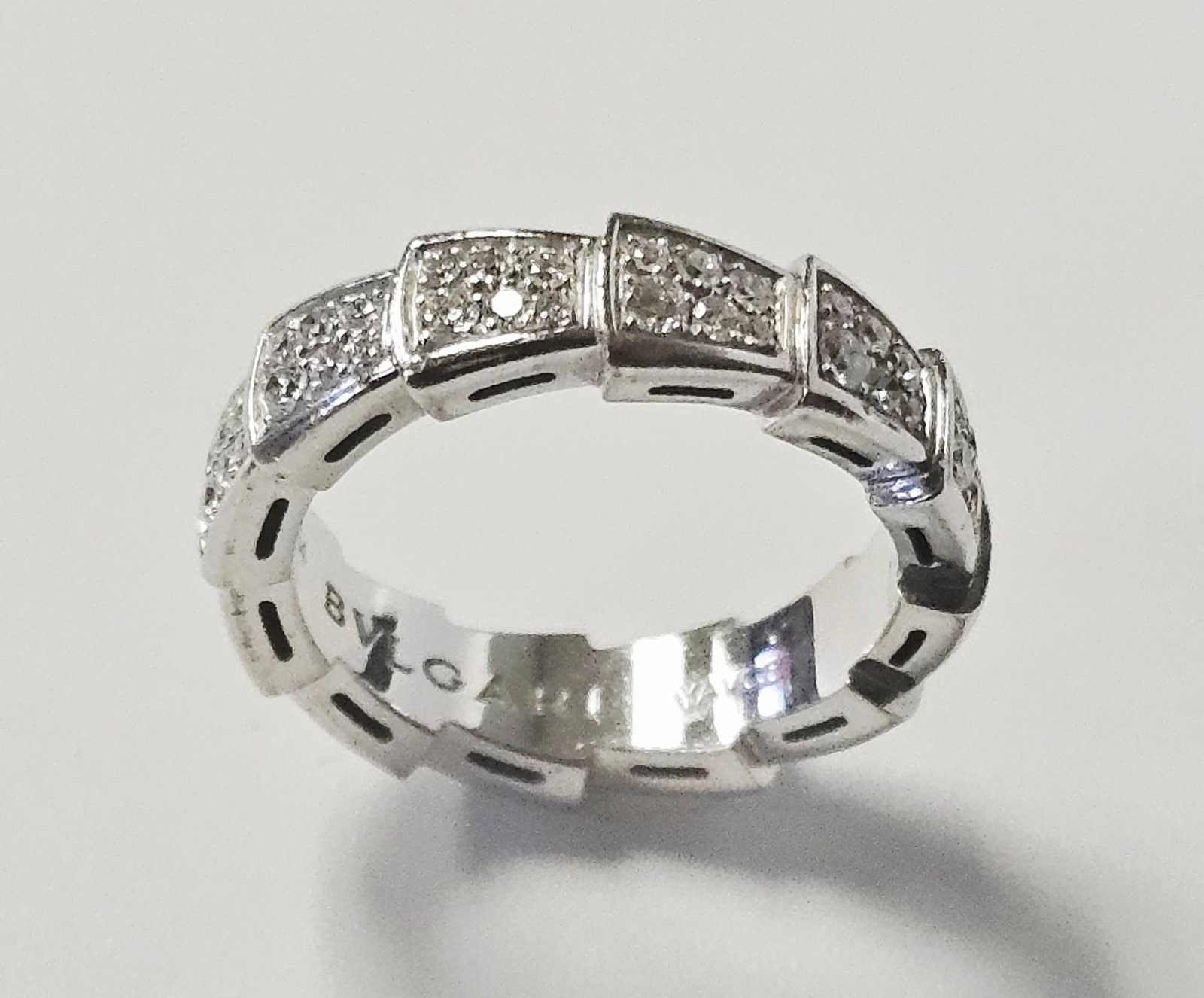 18K Gold Bvlgari Diamond Serpenti Viper Ring 8.5 Grams - 3