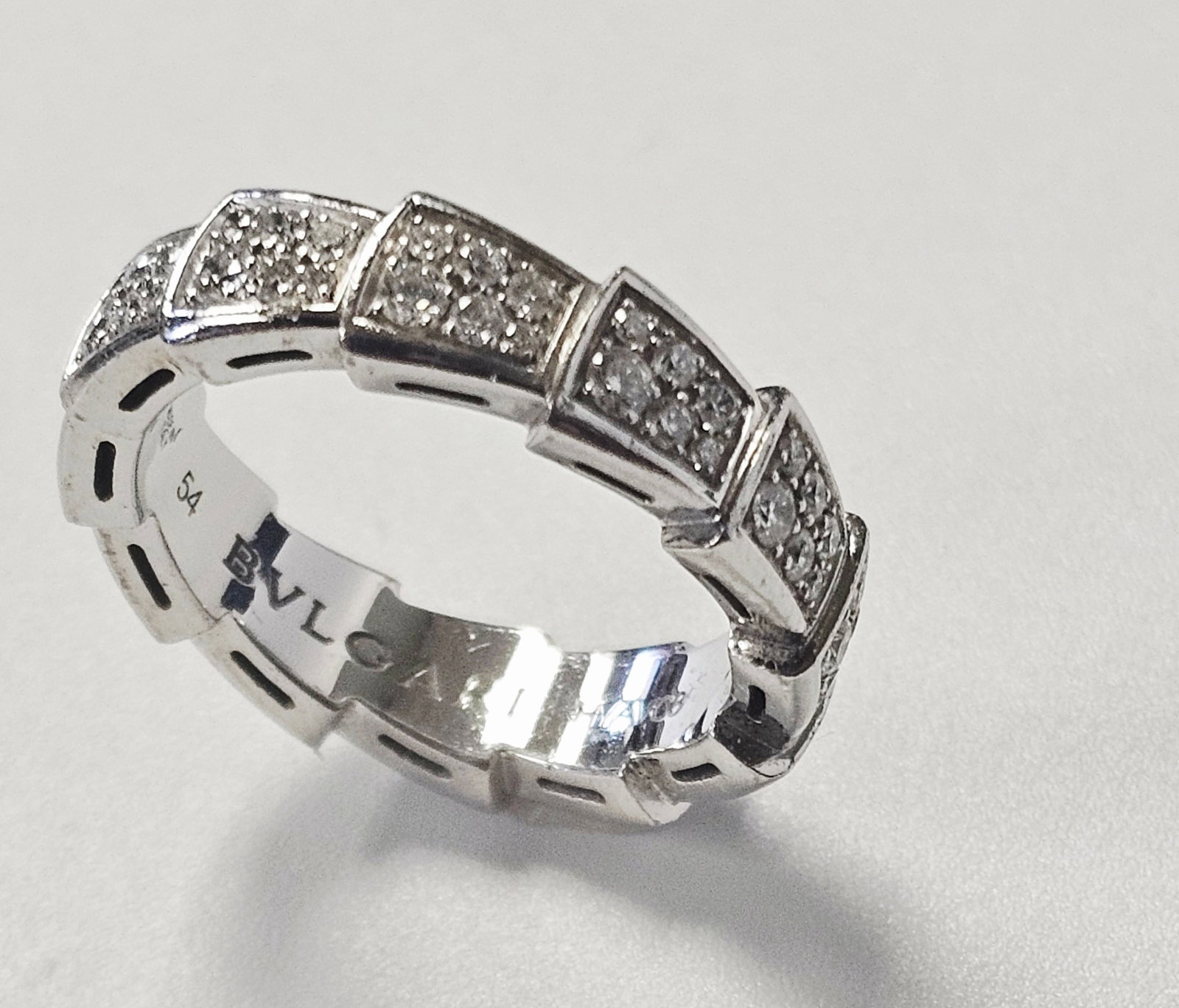 18K Gold Bvlgari Diamond Serpenti Viper Ring 8.5 Grams - 4