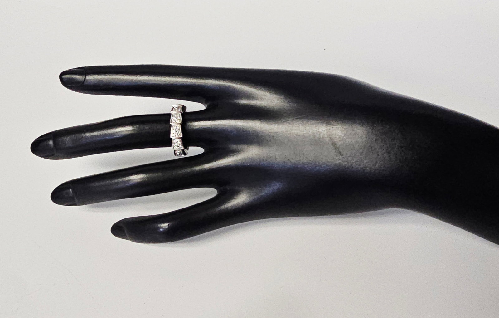 18K Gold Bvlgari Diamond Serpenti Viper Ring 8.5 Grams - 9