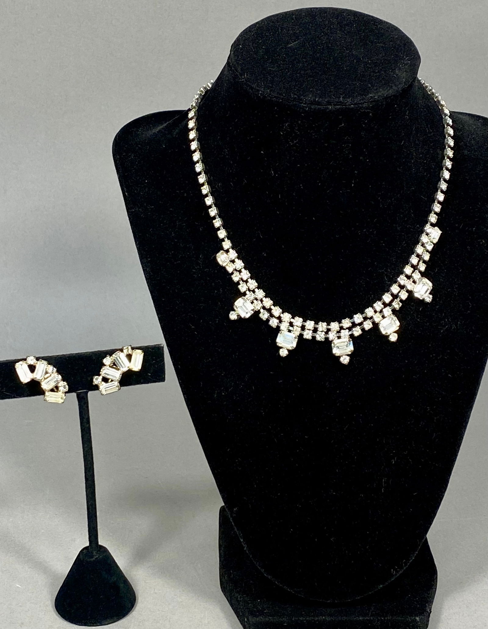 Silver-Toned Screw-Back Clear Rhinestone Spray Earrings and Matching Bib Necklace Set (1 of 8)