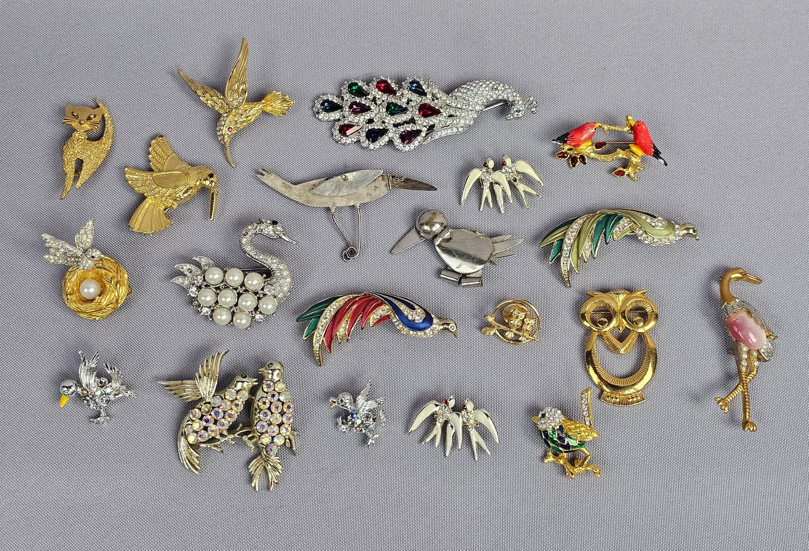 A Collection of Vintage Gold and Silver Tone Animal Motif Costume Jewelry Brooches, Including Avon (1 of 15)