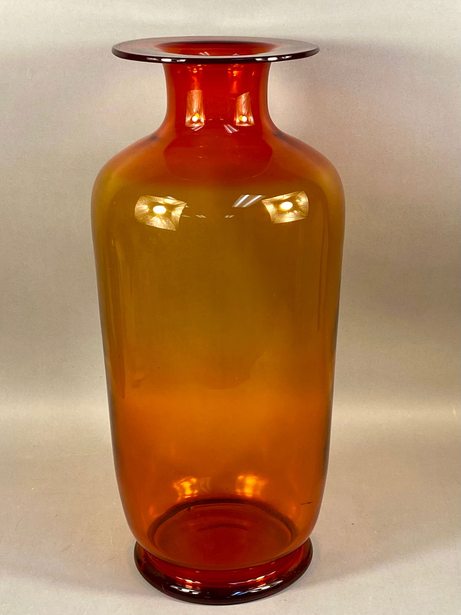 Tiara Exclusives, Sunset Amberina Glass Demijohn Floor Vase (1 of 4)