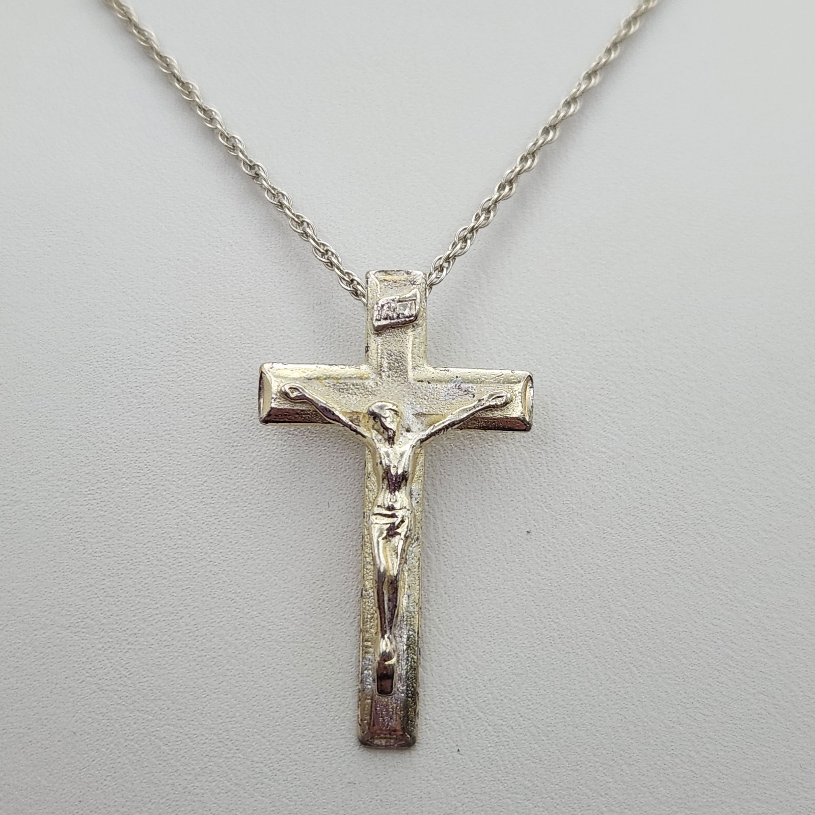 Sterling Crucifix Necklace 7.2 Grams (1 of 7)