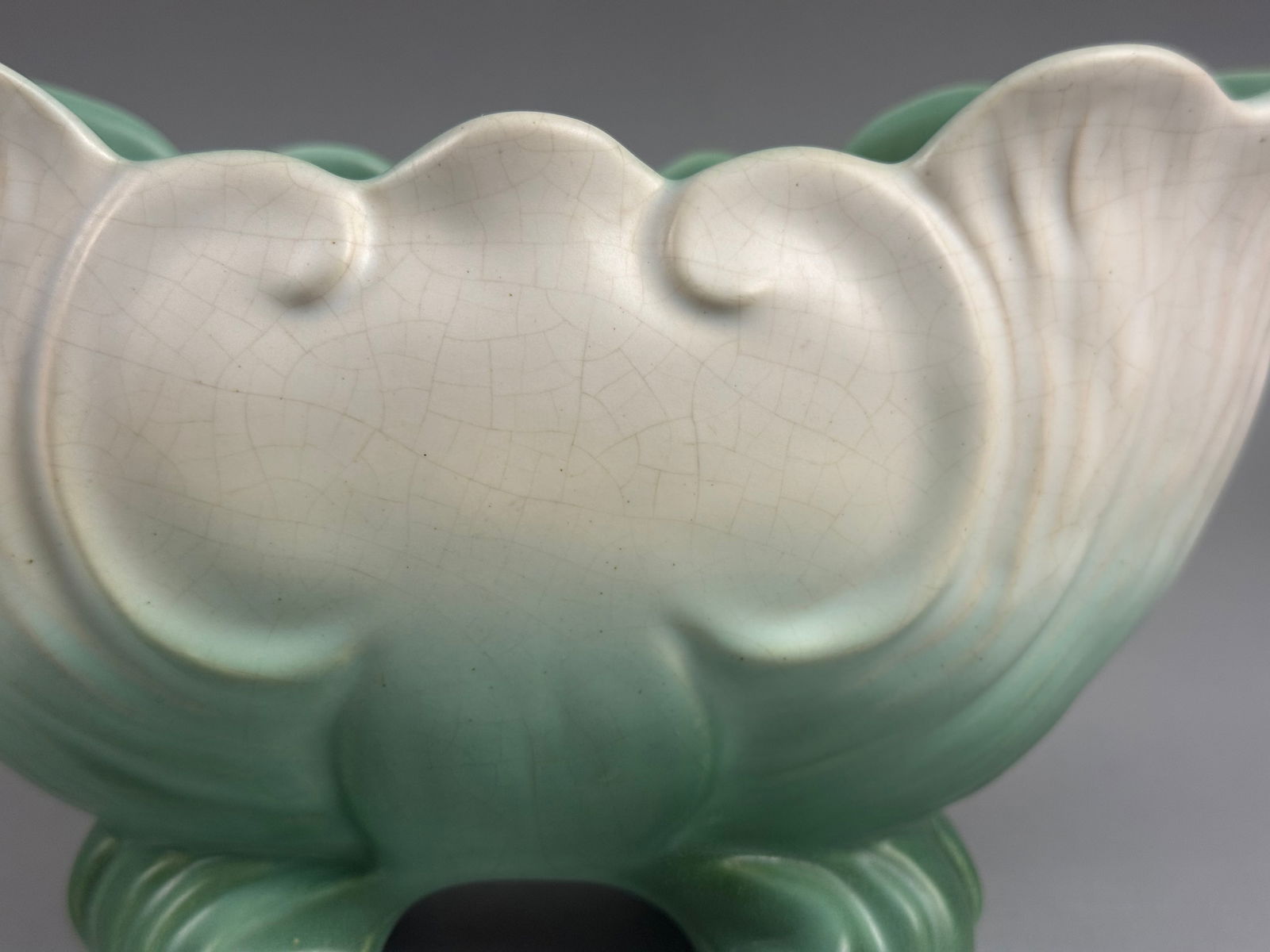 Weller Pottery Roba Pattern Footed Ceramic Planter - 4