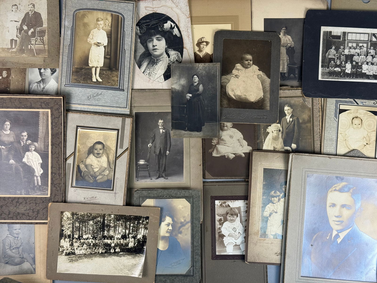 Large Collection of Antique Ohio and Pennsylvania Studio Portraits, Cabinet Cards and Folders (1 of 8)