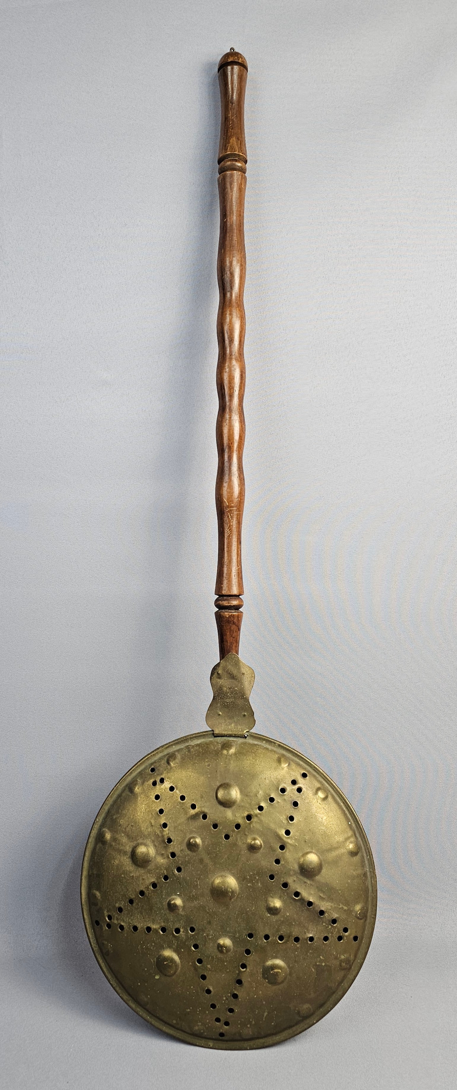 Antique Style Brass and Copper Bed Warmer with Pierced Starburst Motif (1 of 9)