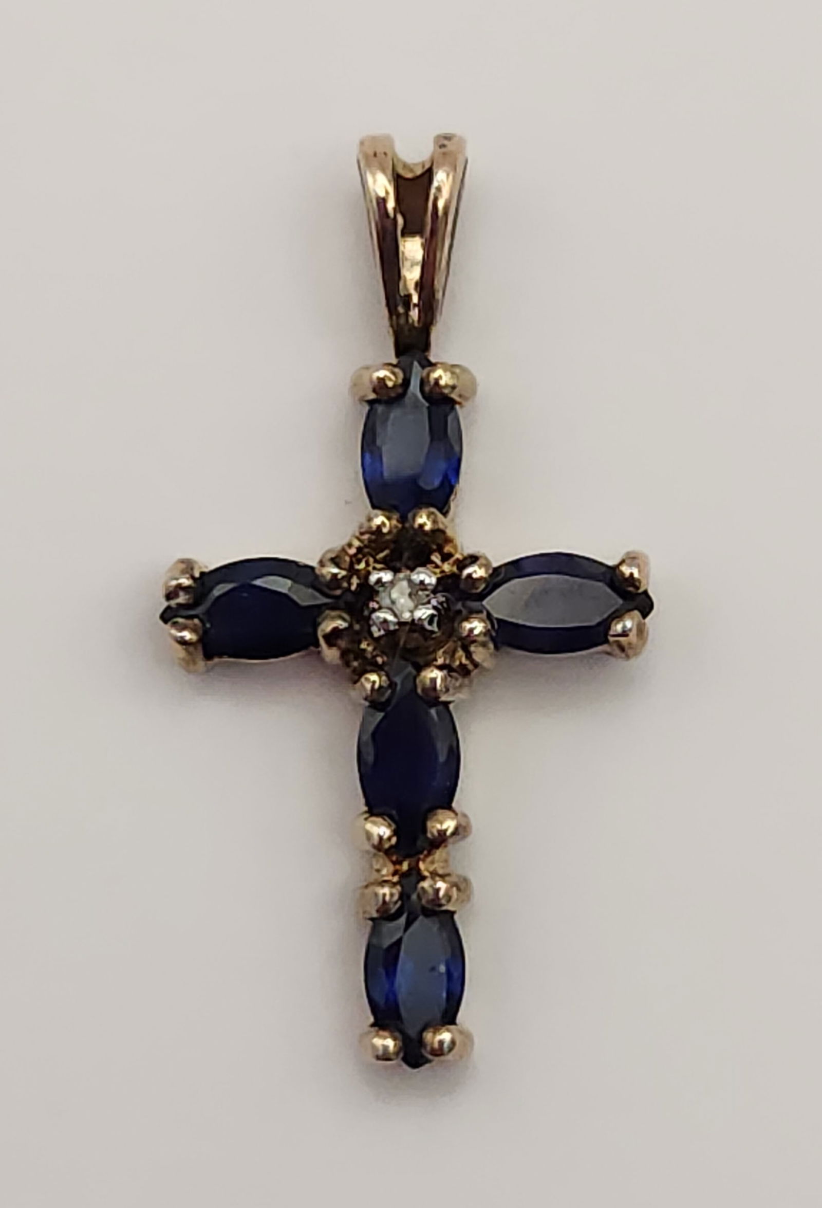 Assorted Pendants Including Sterling 10.8 Grams - 7