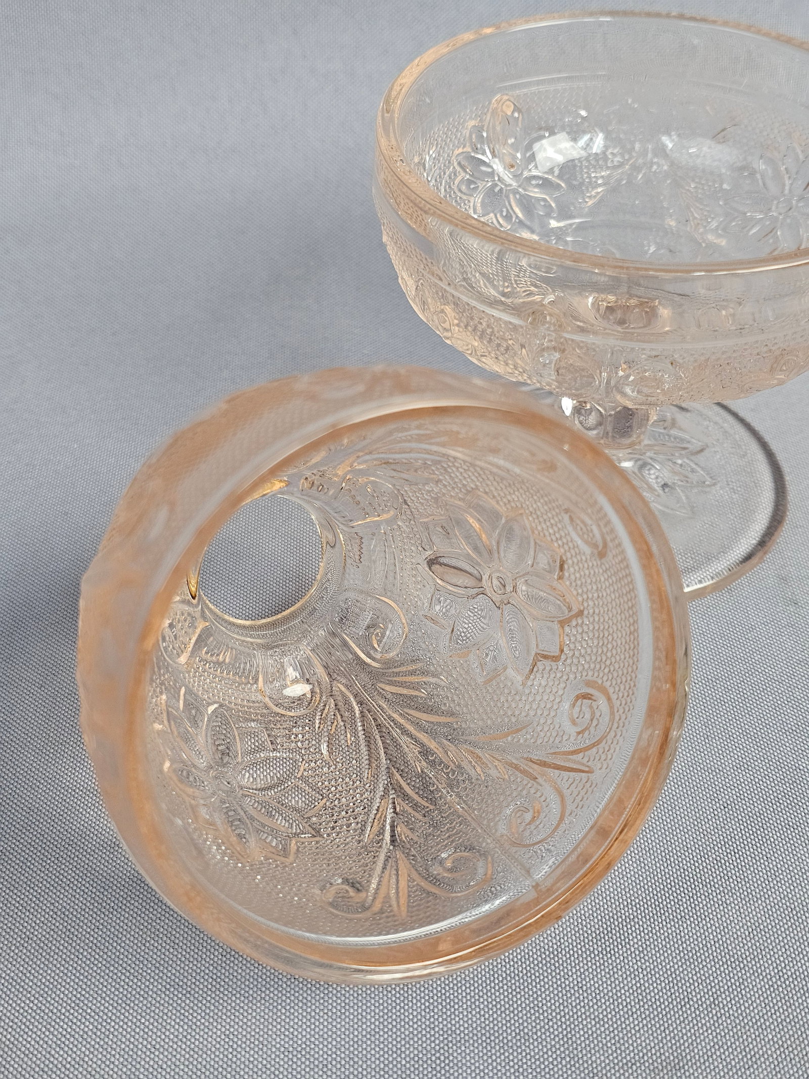 A Pair of Tiara Indiana Glass Sandwich Pattern Fairy Lamps - 9