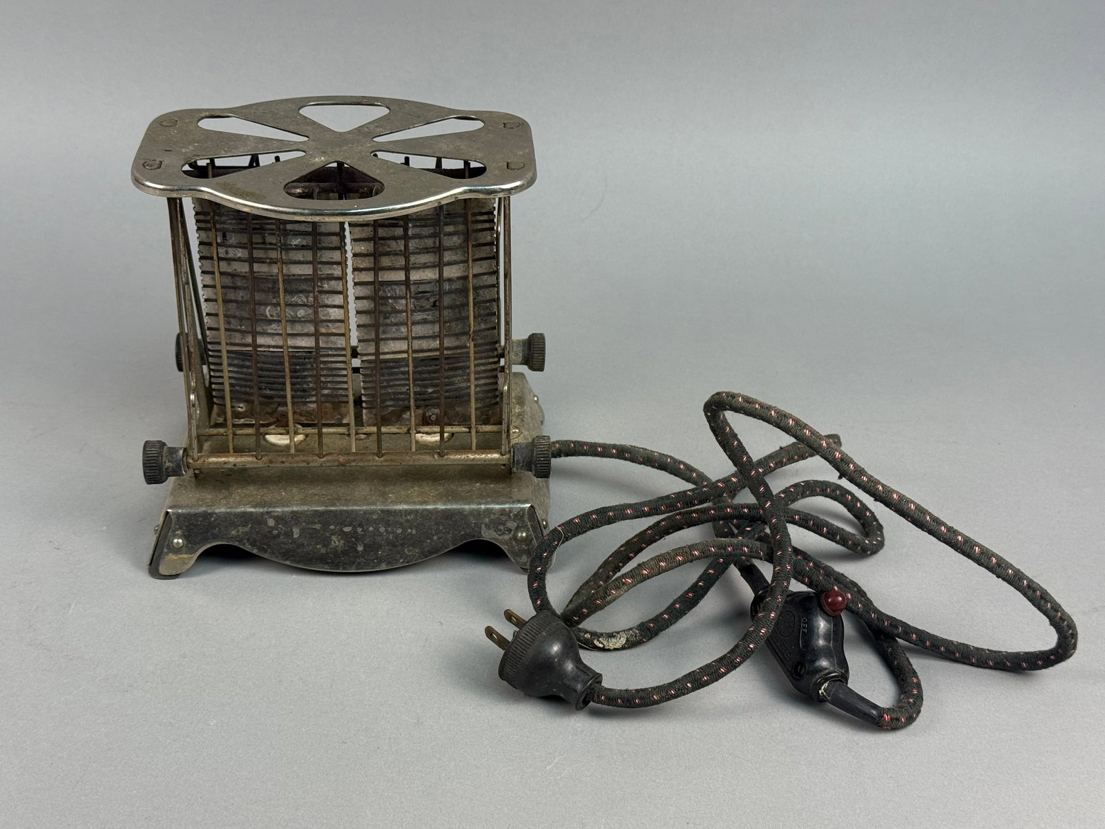 Westinghouse Style No. 284032-A Electric Turnover Toaster (1 of 11)