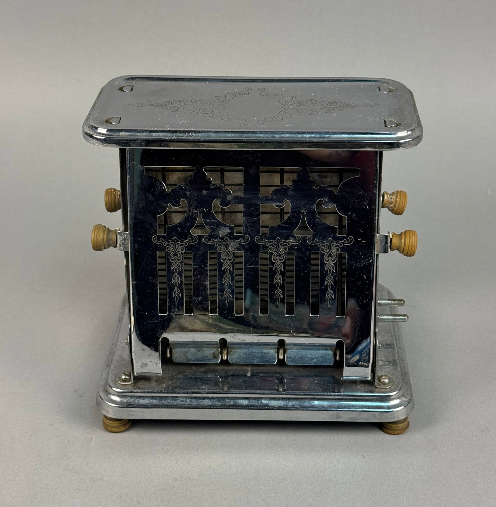 Universal Model 7812 Electric Toaster by Landers Frary and Clark with General Electric Cord Set (1 of 15)