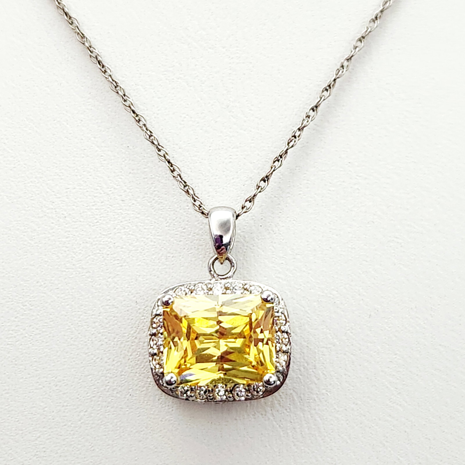 Sterling Citrine Necklace 3.7 Grams (1 of 9)