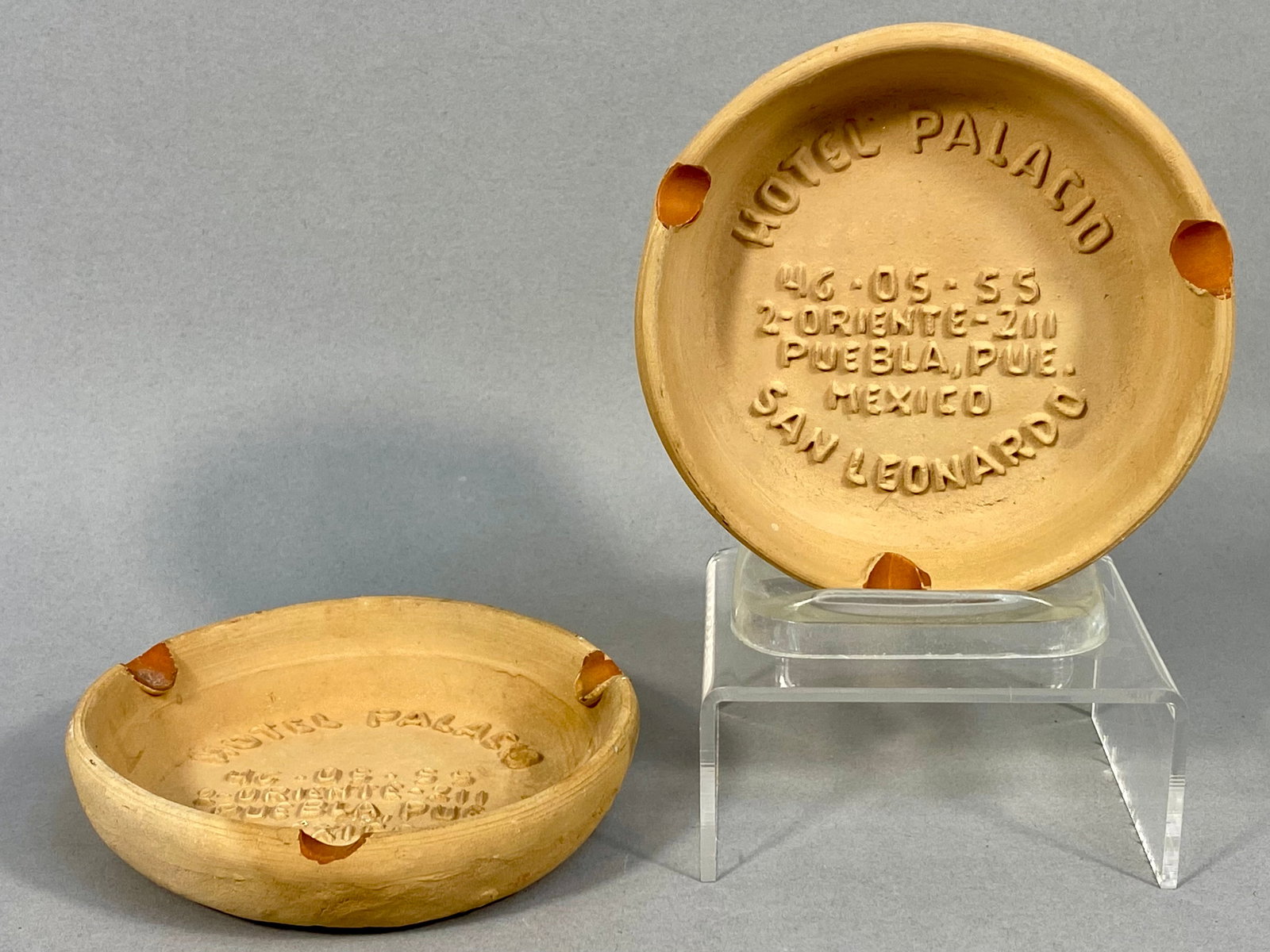 A Pair of Mexican Hotel Palacio San Leonardo Terracotta Ashtrays (1 of 5)