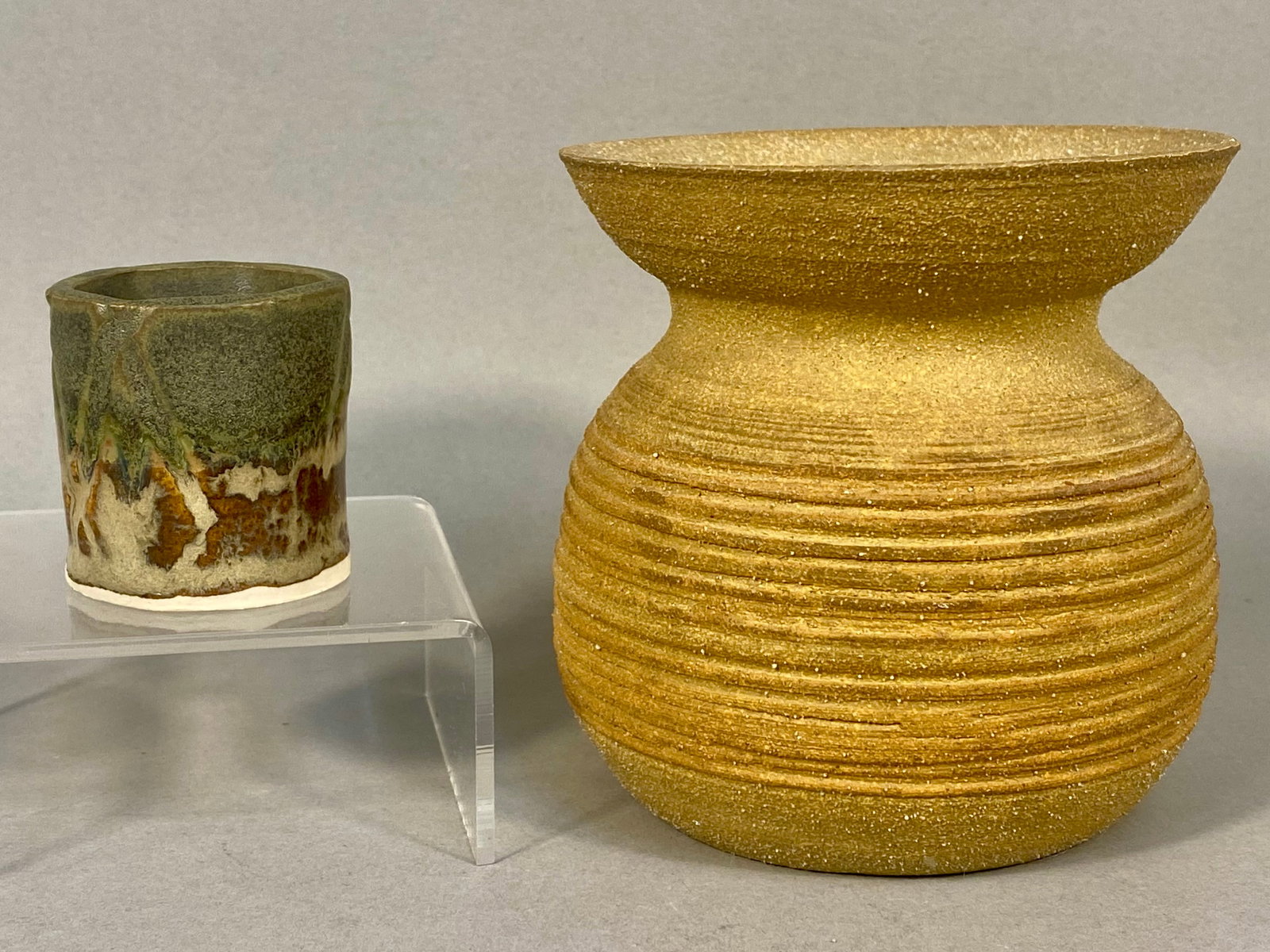 Two Ruth Paskewicz Studio Pottery Vessels (1 of 5)