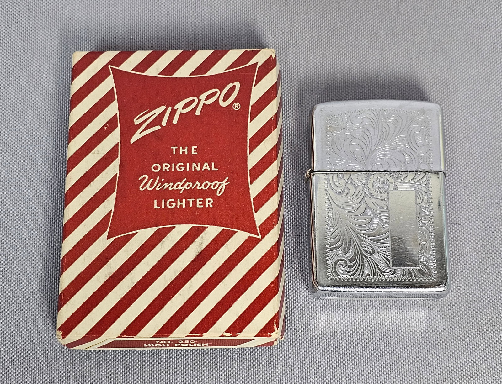 Zippo Venetian High Polish Chrome Lighter (1 of 7)