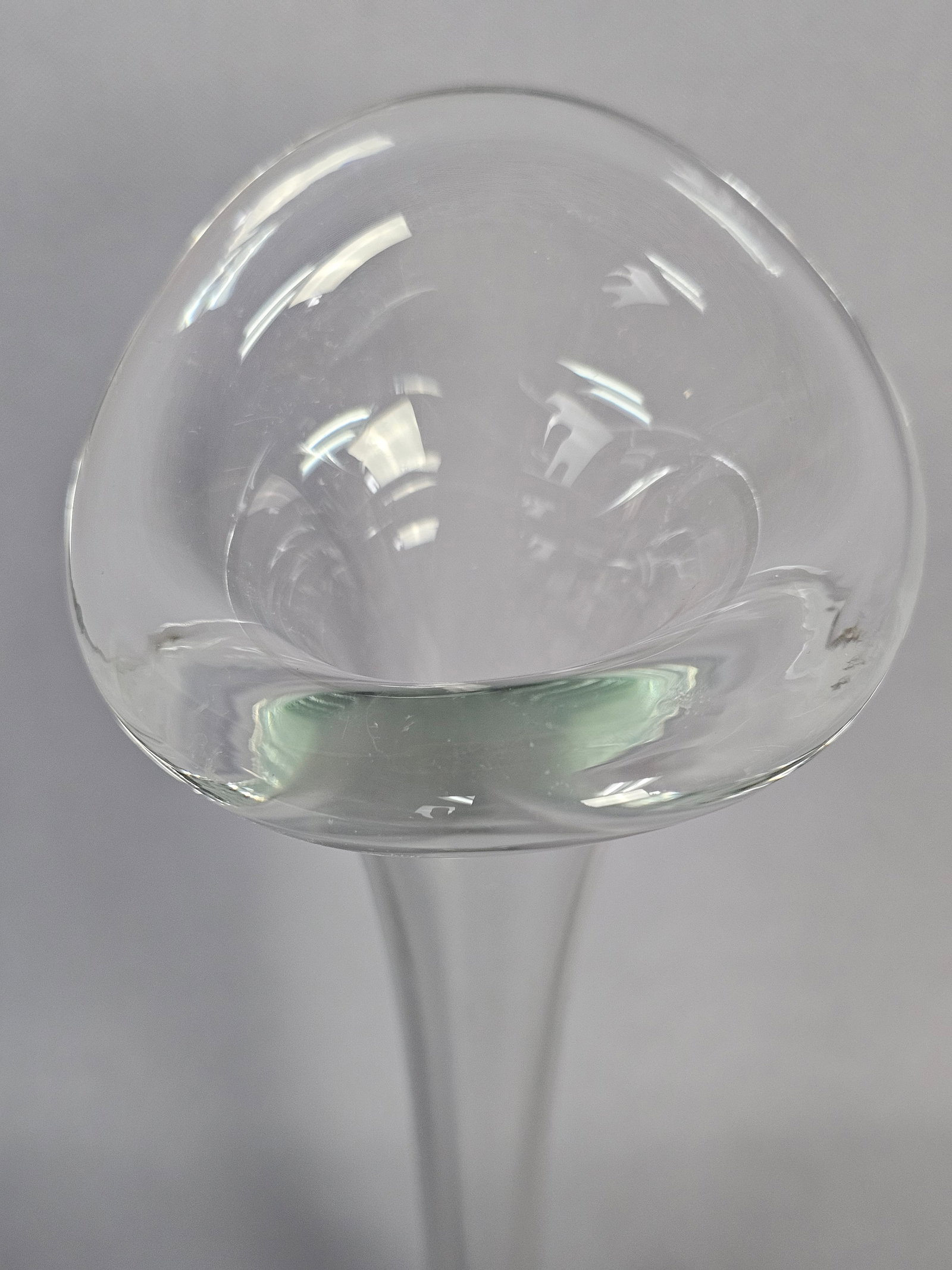 Jack-in-the-Pulpit Vase with Controlled Bubble Base - 3