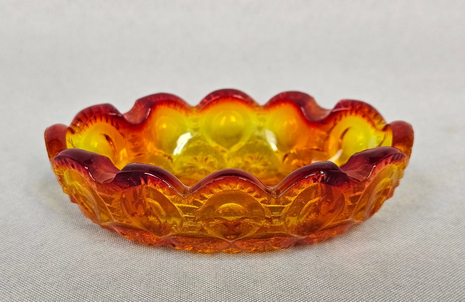 Small Amberina Moon & Star Pattern Oval Dish - 2