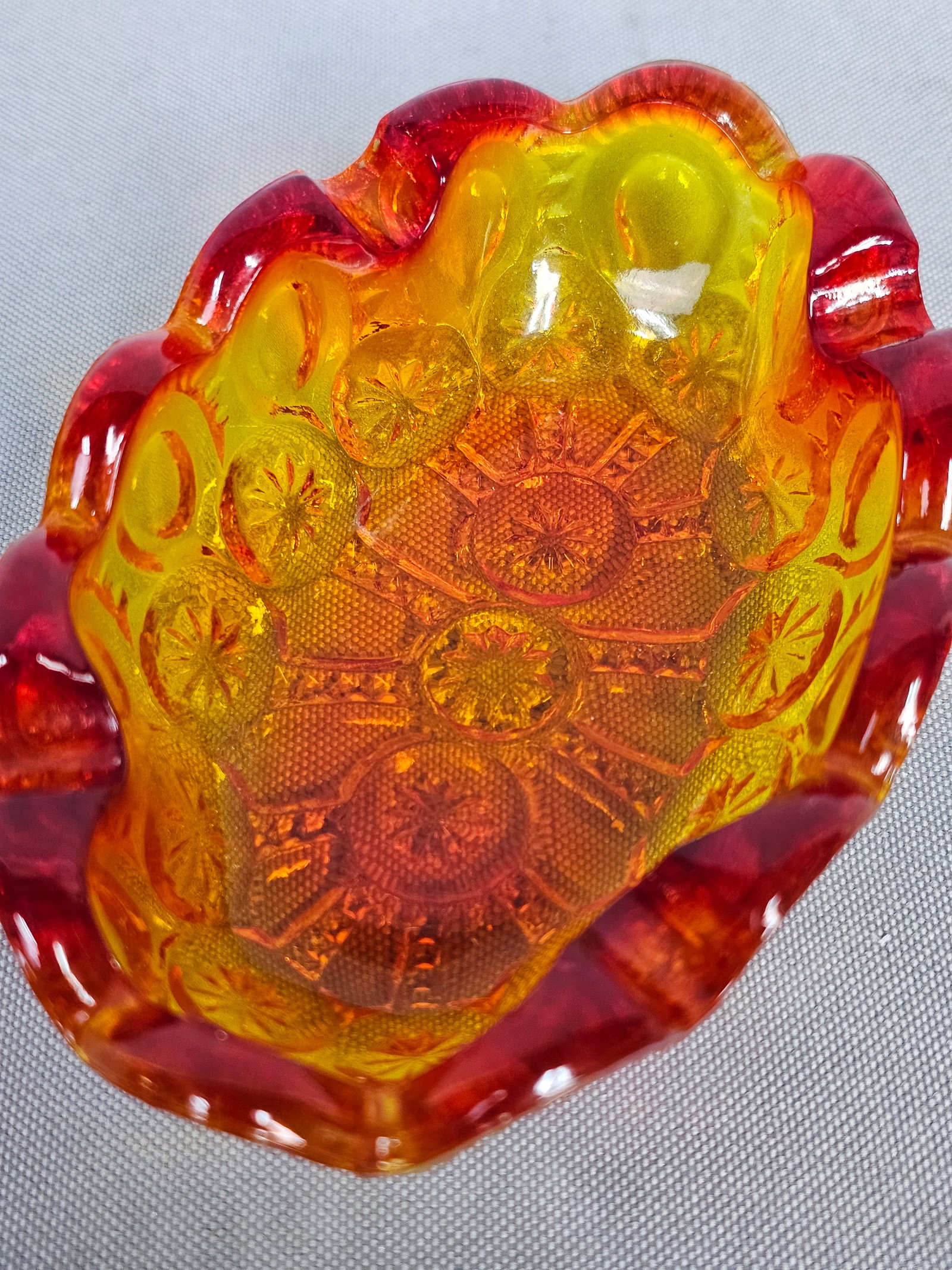 Small Amberina Moon & Star Pattern Oval Dish - 4