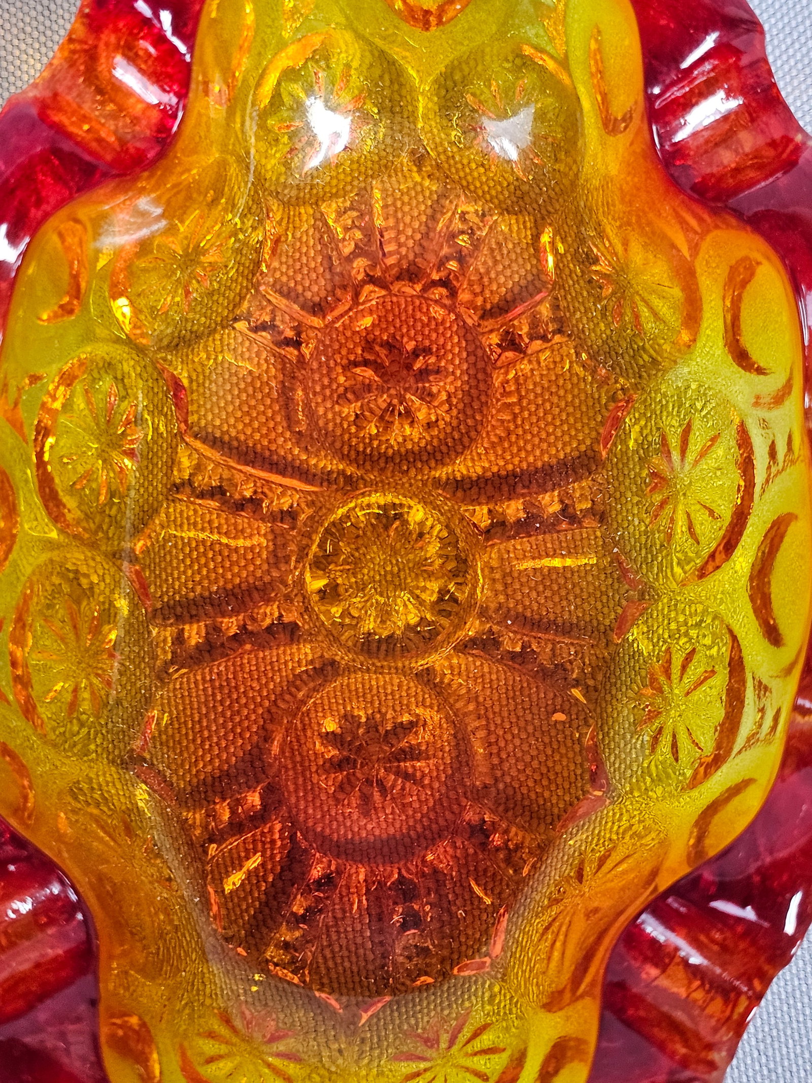 Small Amberina Moon & Star Pattern Oval Dish - 7