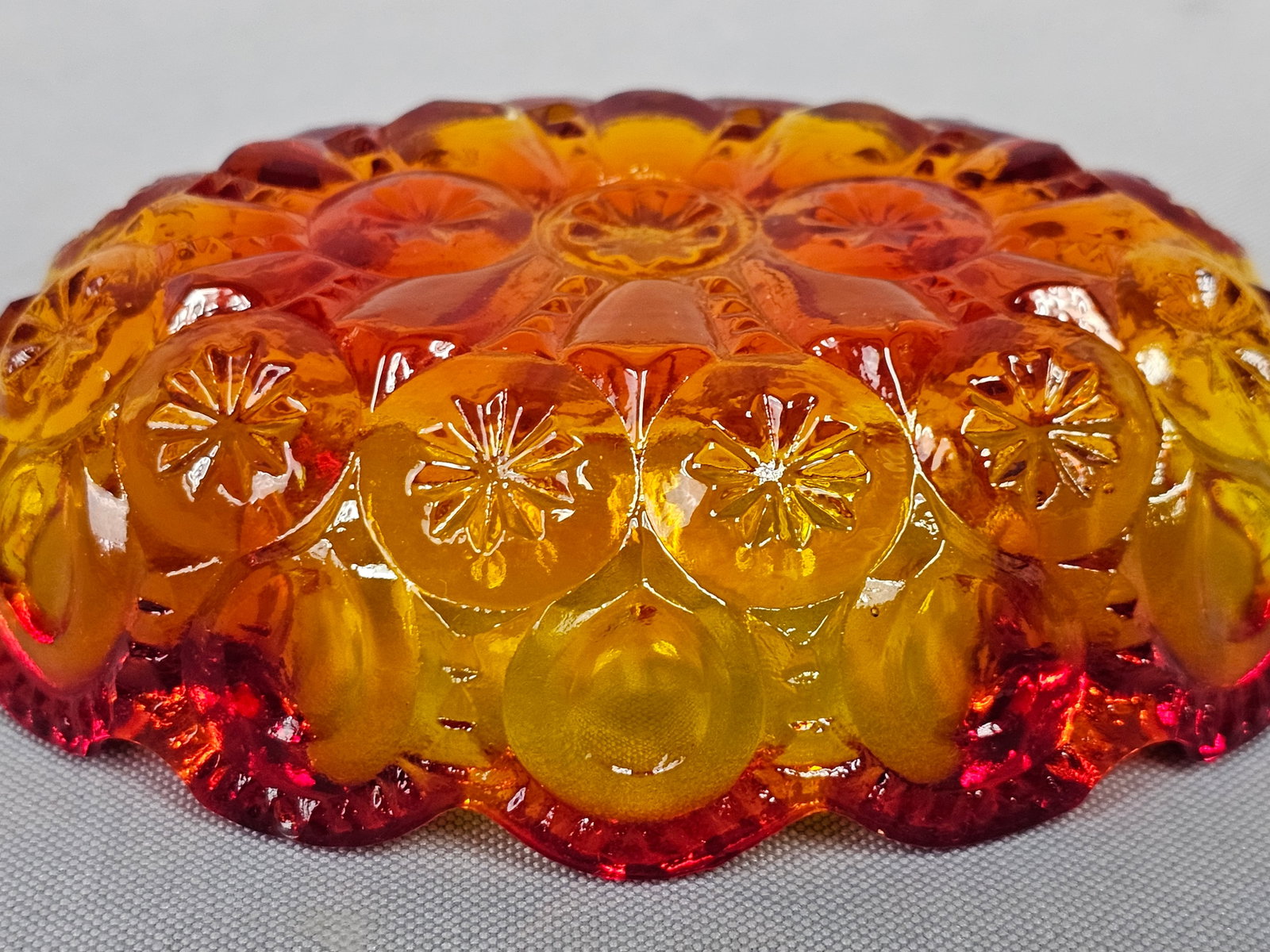 Small Amberina Moon & Star Pattern Oval Dish - 9