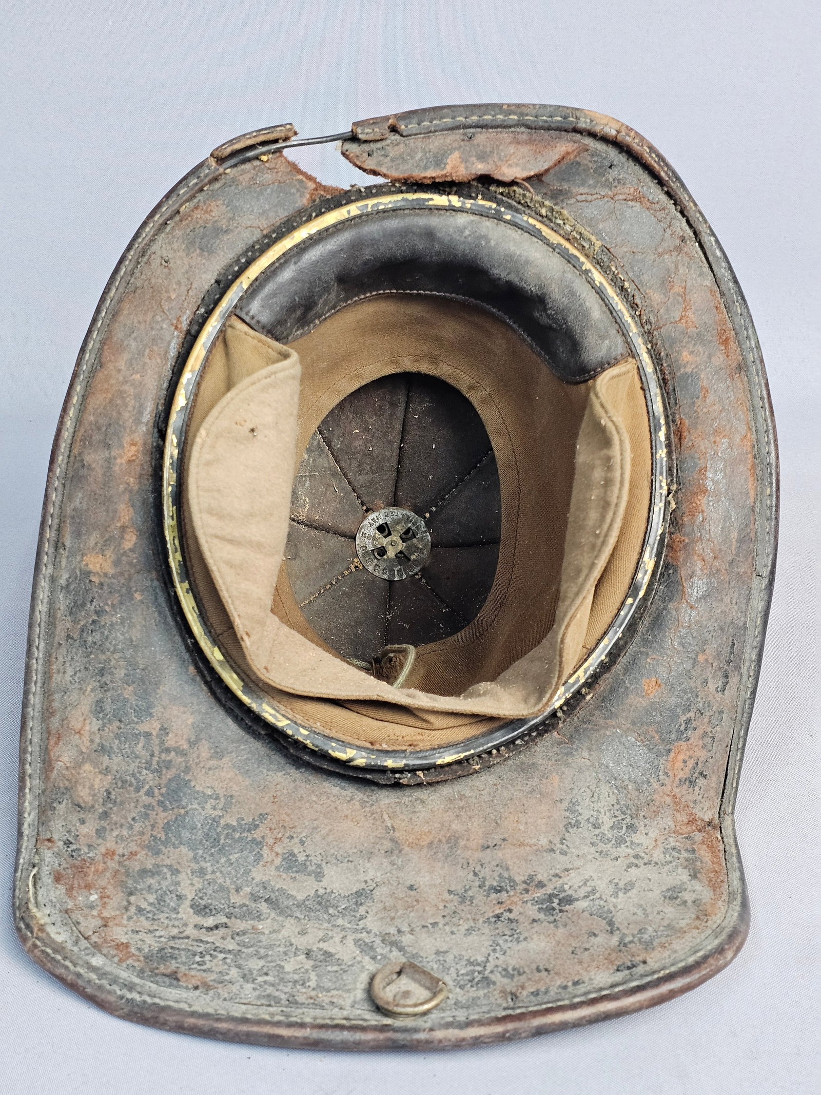 Antique Cairns Leather Fire Helmet with DFD Engine - 8
