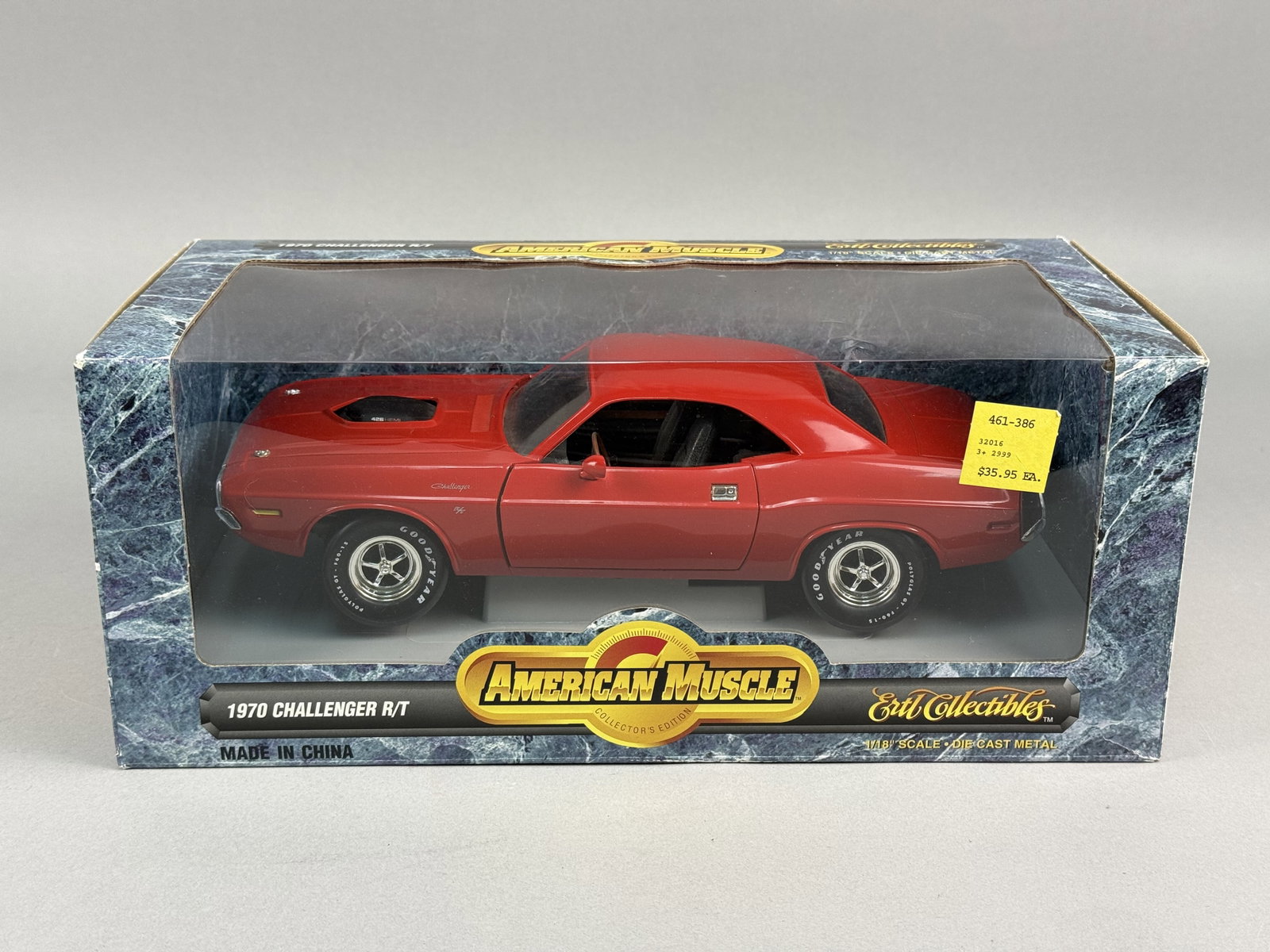 Ertl American Muscle Collector's Edition 1970 Dodge Challenger R/T 1/18 Scale (1 of 8)