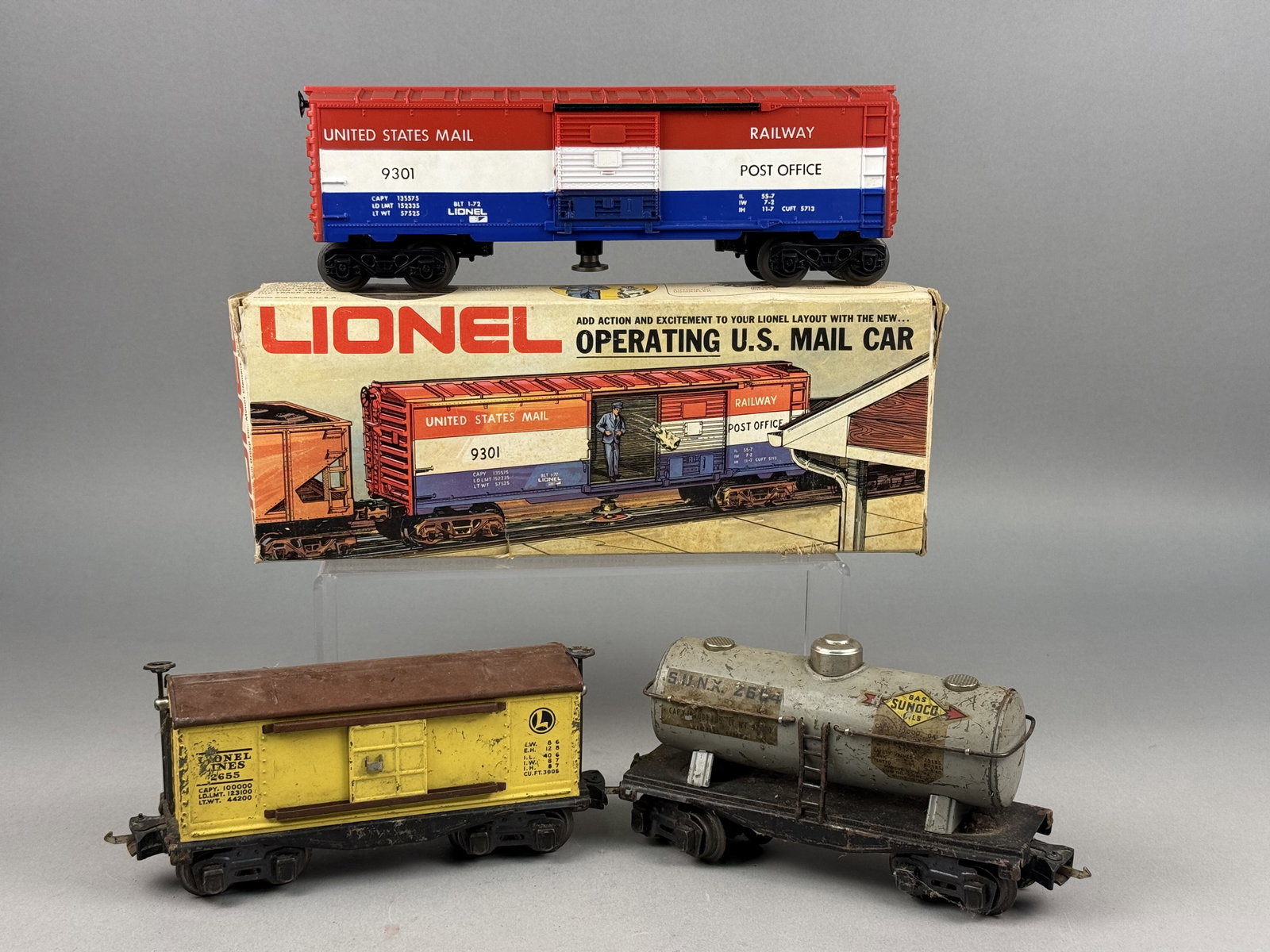Three Lionel O-Gauge Model Train Cars Inc Operating U.S. Mail Car No. 9301 (1 of 11)
