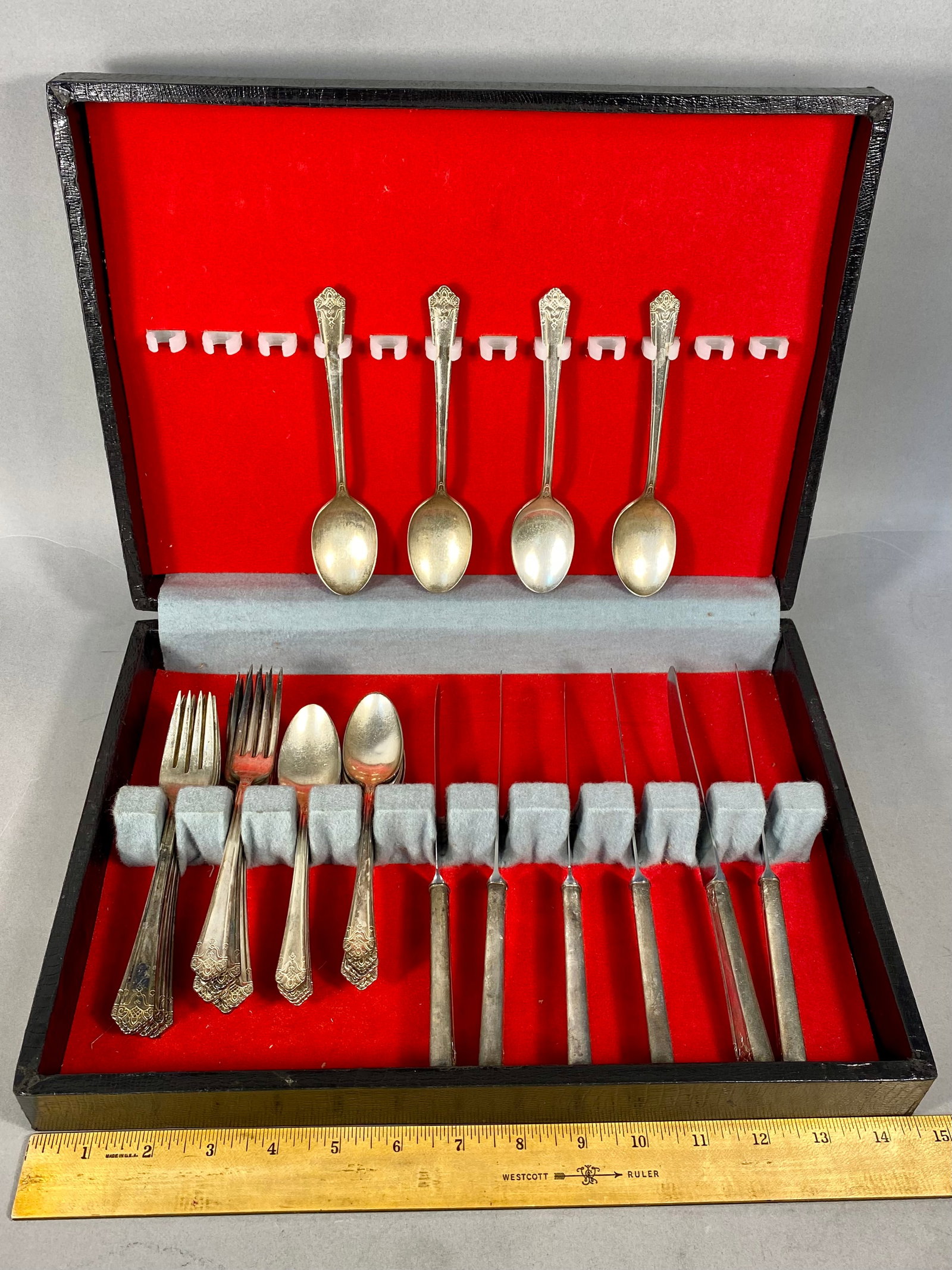 1847 Rogers Bros Silver-Plated Flatware Heritage Pattern - 10