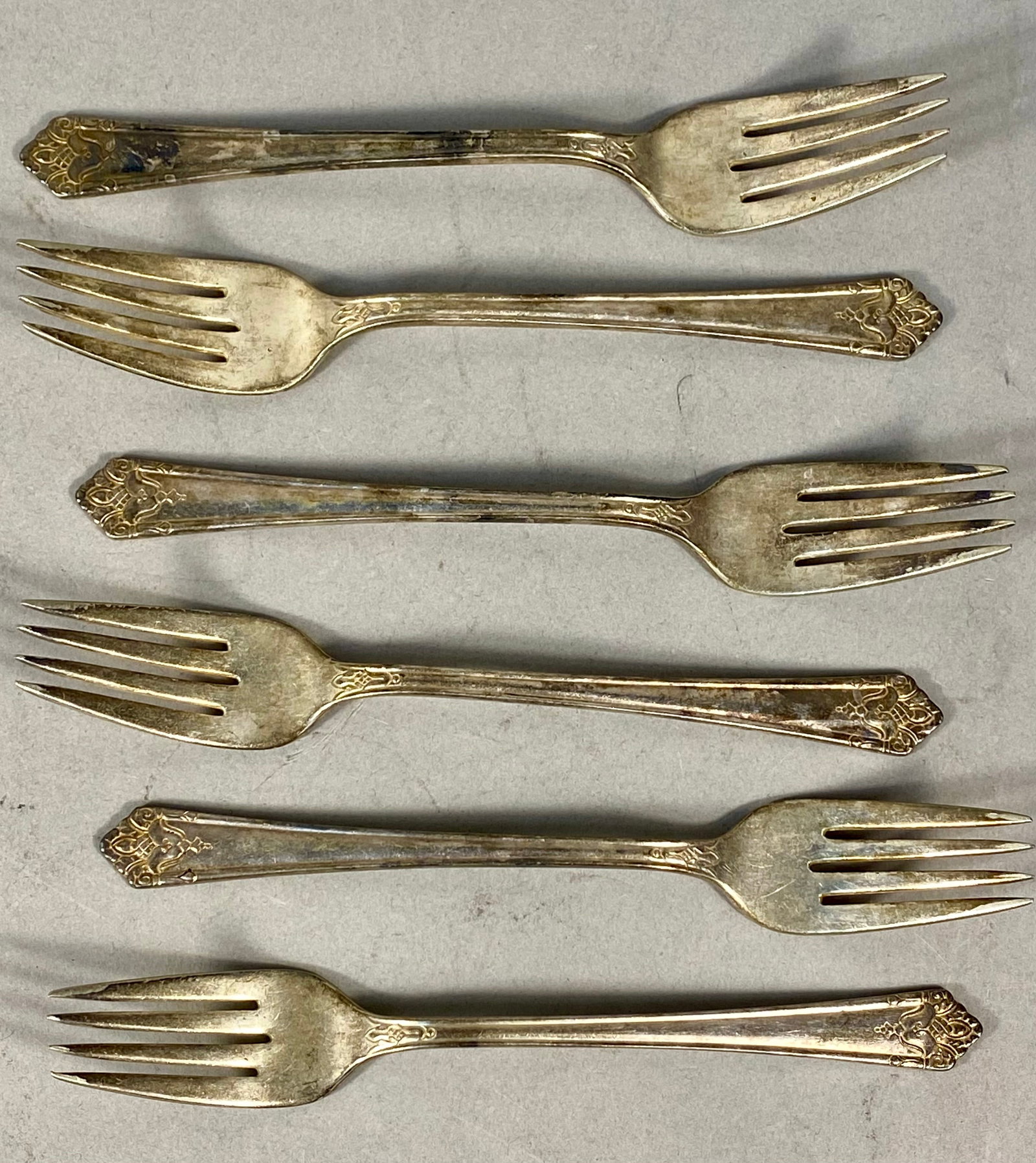 1847 Rogers Bros Silver-Plated Flatware Heritage Pattern - 7