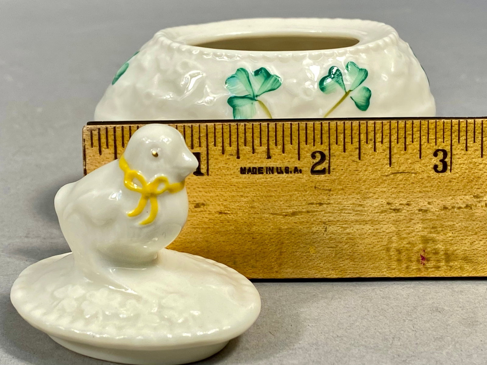 Two Belleek Shamrock Pattern Lidded Egg Boxes - 4