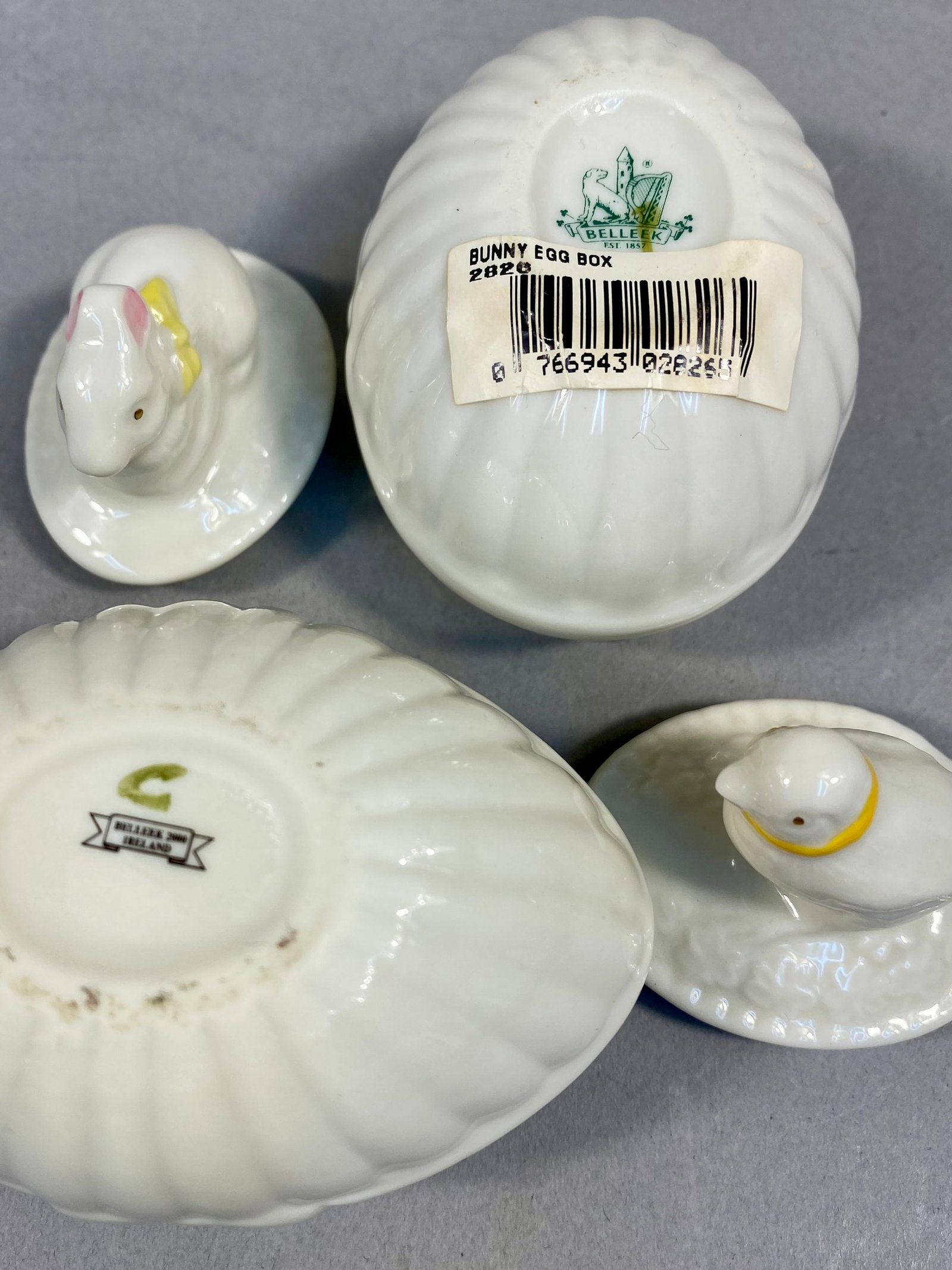 Two Belleek Shamrock Pattern Lidded Egg Boxes - 5
