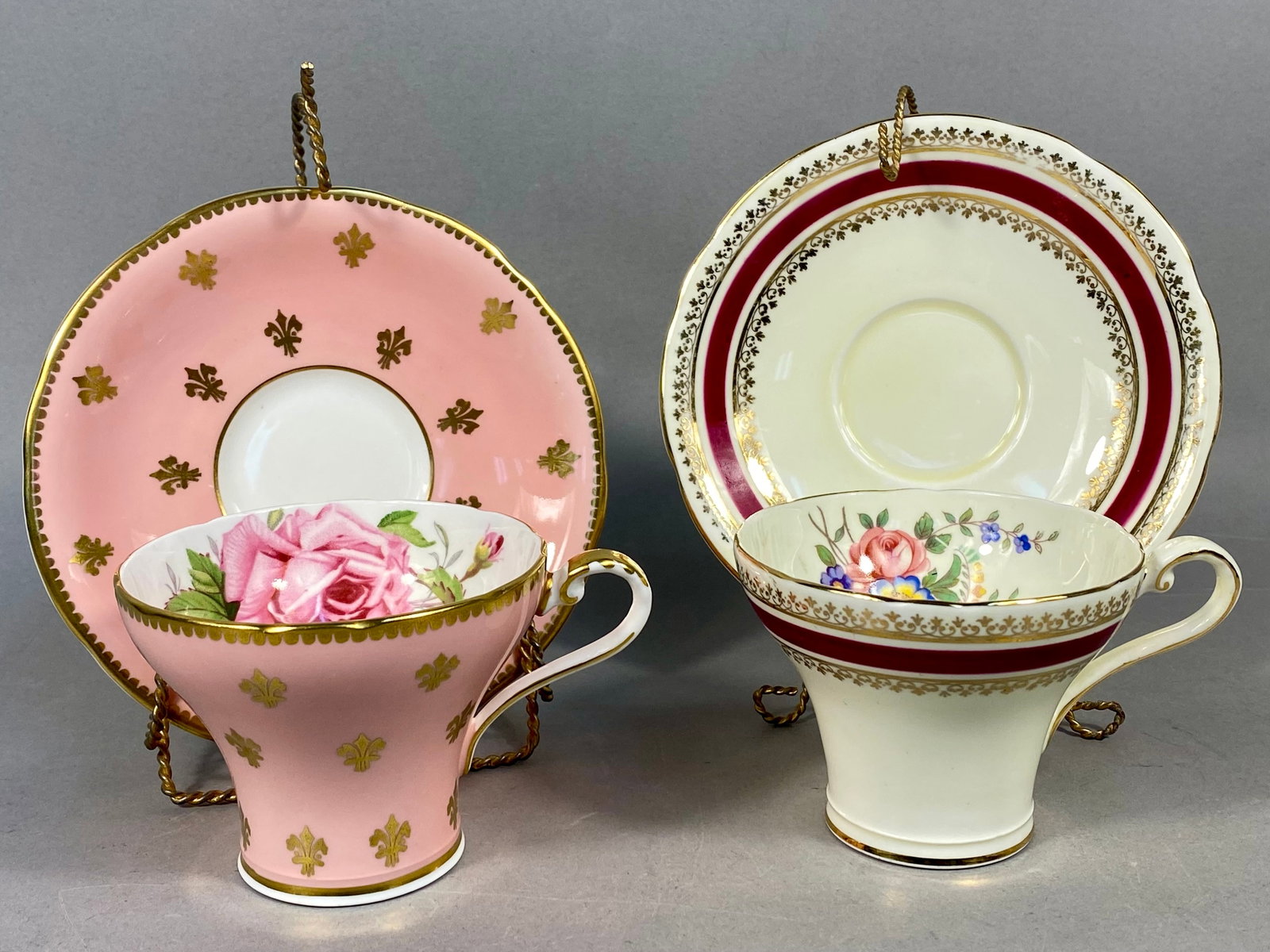 Two Aynsley English Bone China Teacups and Saucers (1 of 11)