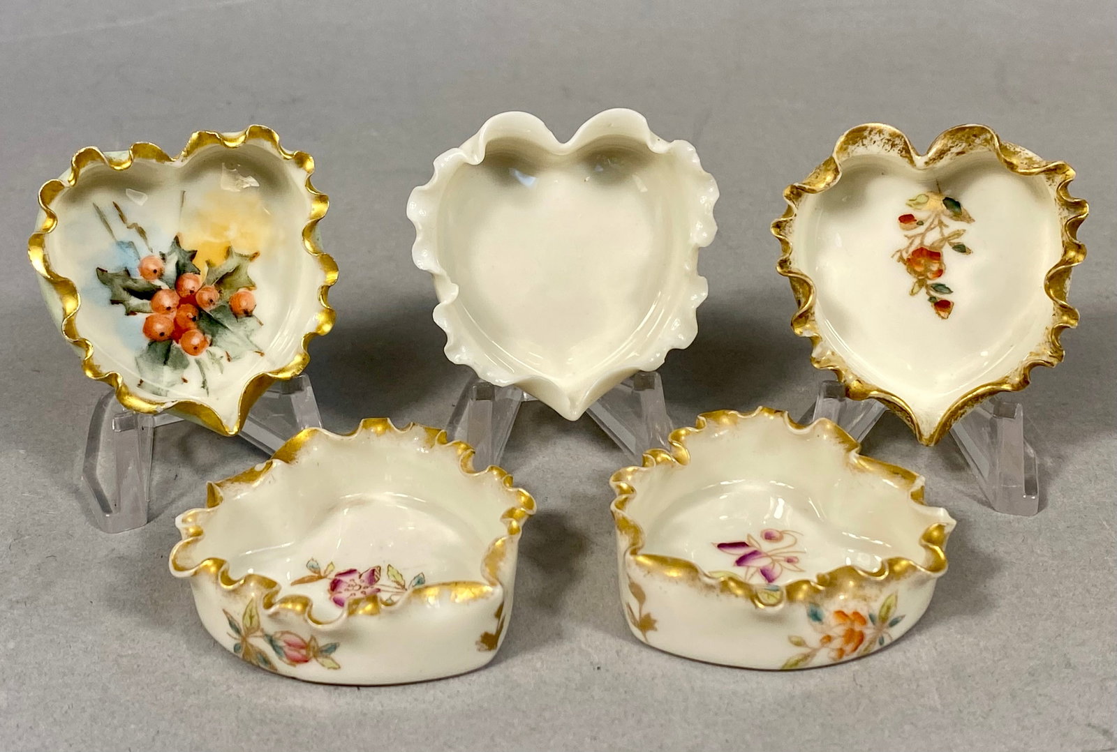 Five Willets American Belleek Porcelain Heart-Shaped Dishes (1 of 11)