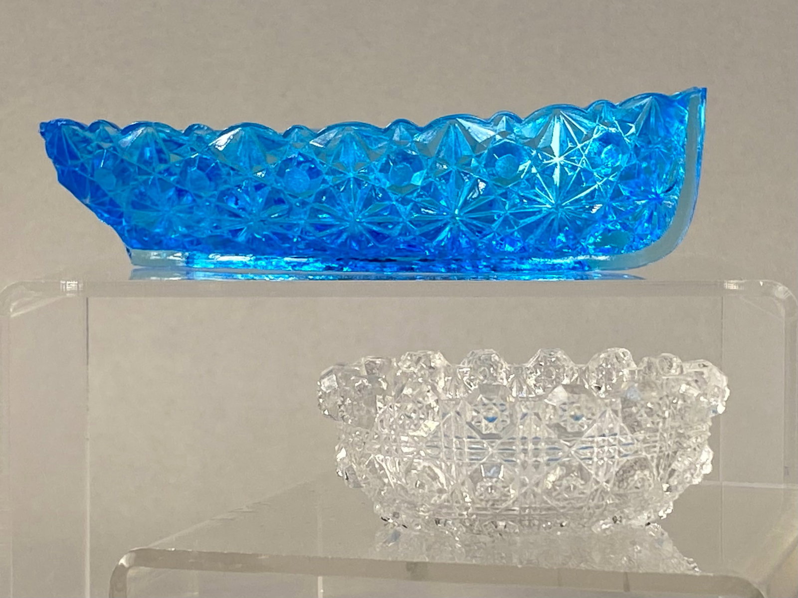 American Decorative Glassware Inc Daisy & Button Canoe Dish (1 of 7)