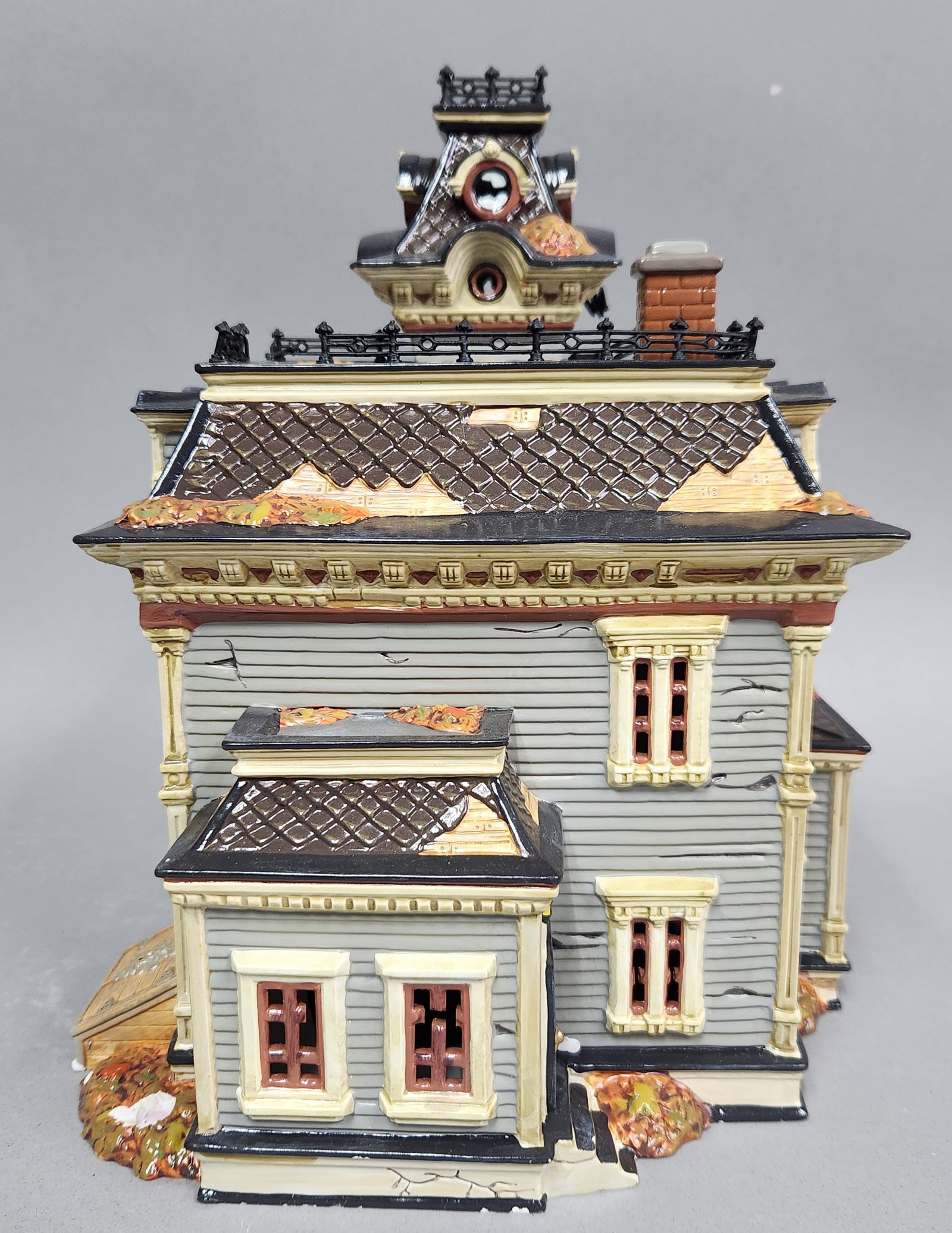 Dept 56 Grimsly Manor - 6