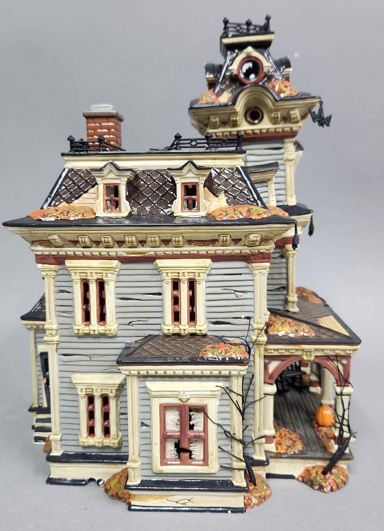 Dept 56 Grimsly Manor - 8