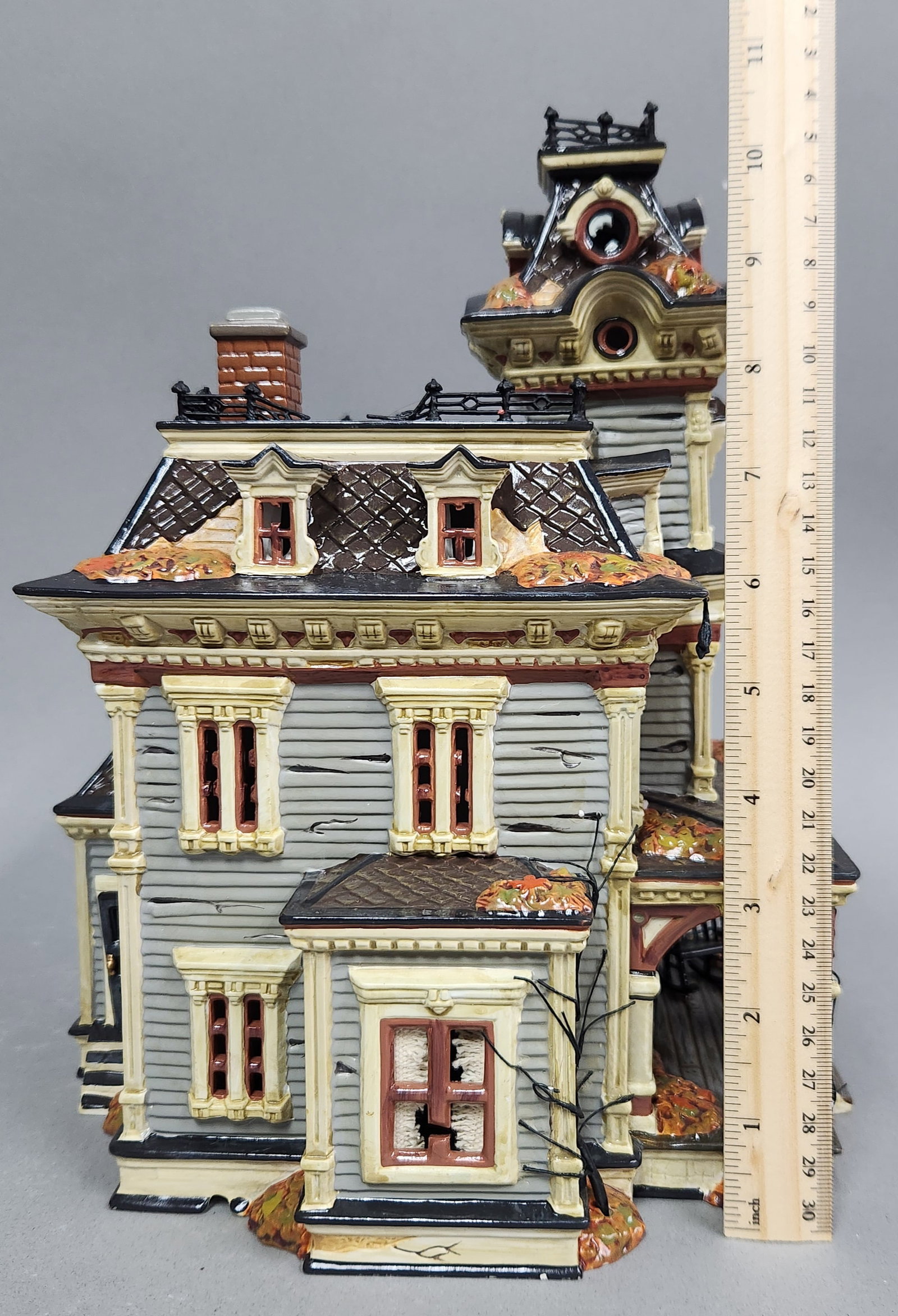 Dept 56 Grimsly Manor - 9