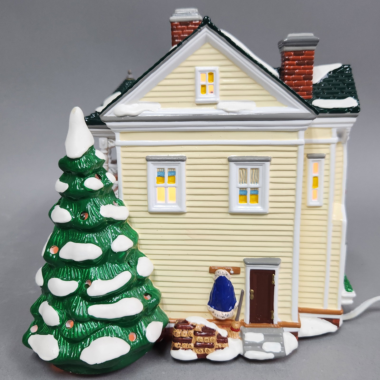 Dept 56 Carpenter Gothic B &B - 4