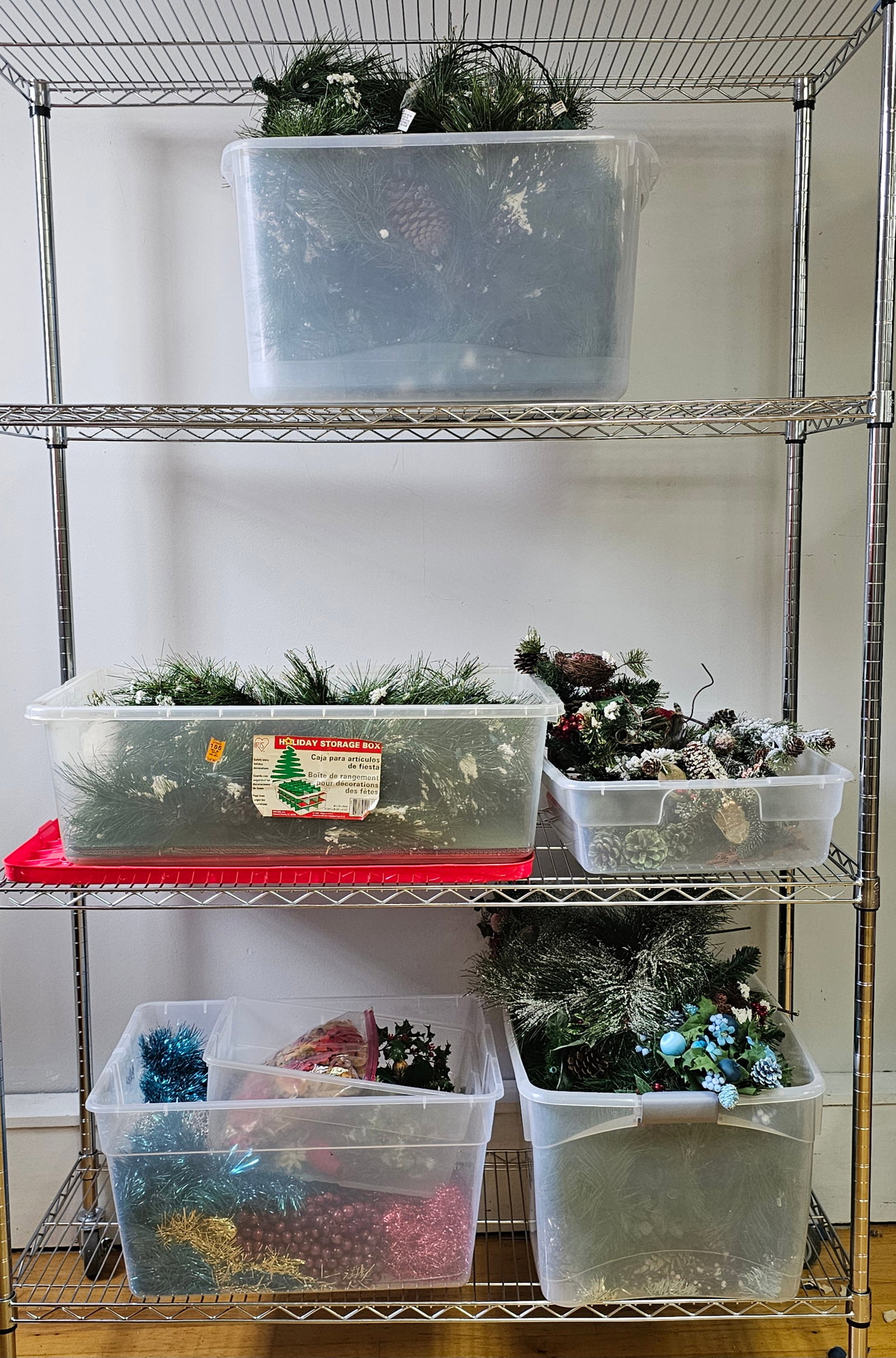 Assortment of Holiday and Seasonal Garland & Greenery (1 of 7)