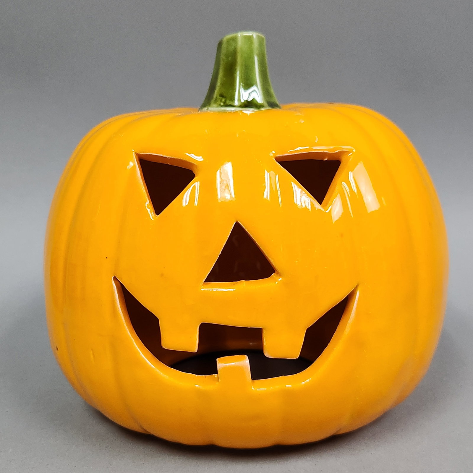 Davlee Mfg. Jack-O-Lantern Candle Holder (1 of 5)