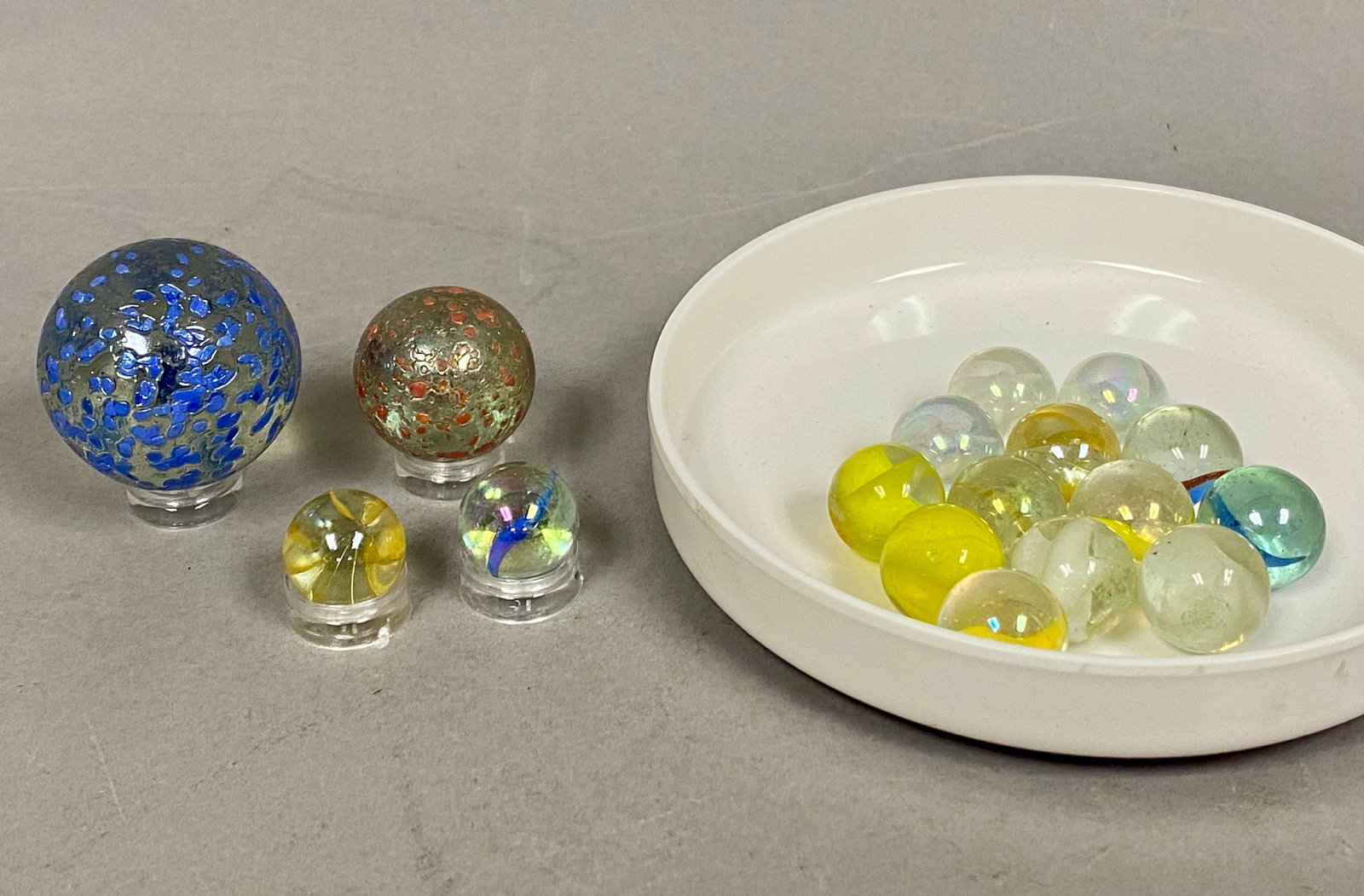 Mixed Glass Marbles Inc Speckled Confetti Shooters & Cat's Eyes (1 of 3)