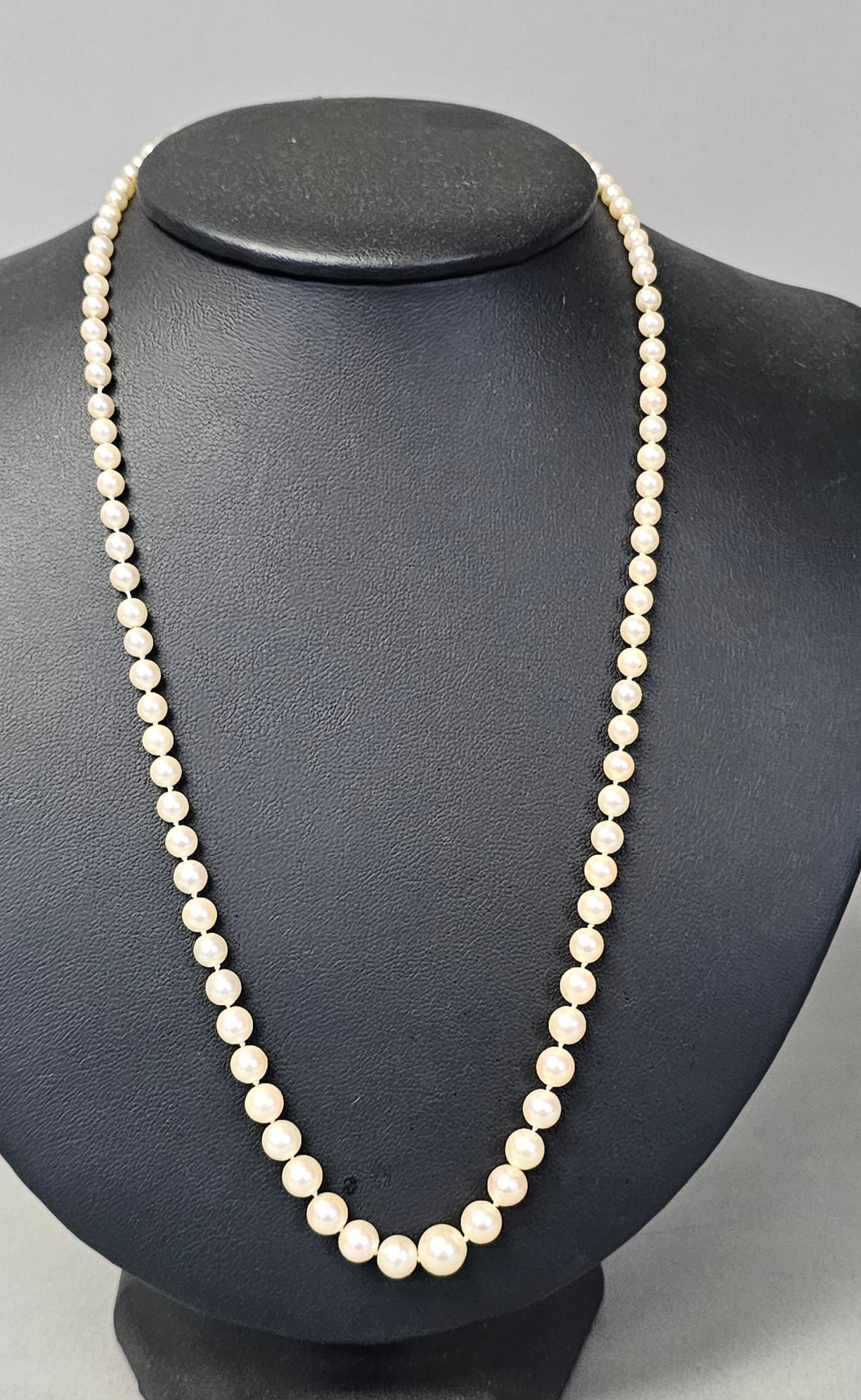 Graduated Cultured Pearl Necklace 14K Clasp (1 of 6)