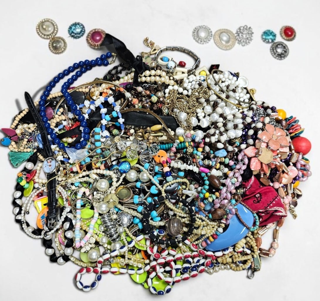 Costume Jewelry Grab Bag 6lbs+: A large and diverse collection of mixed costume jewelry and jewelry craft components. Great for resellers and crafters. Items not inspected.